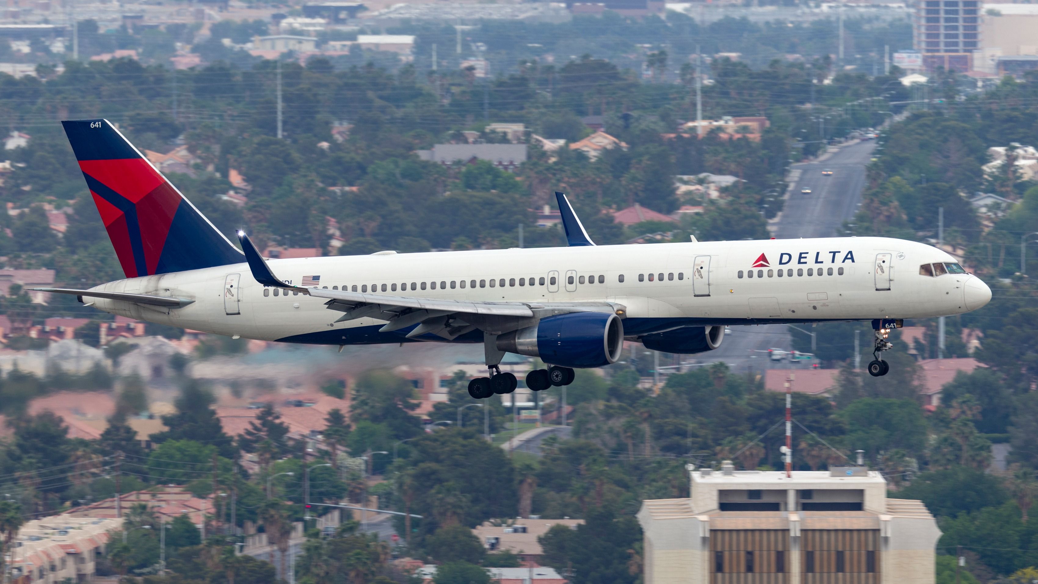 Delta Air Lines Boeing 757-200 on approach at Harry Reid International Airport.