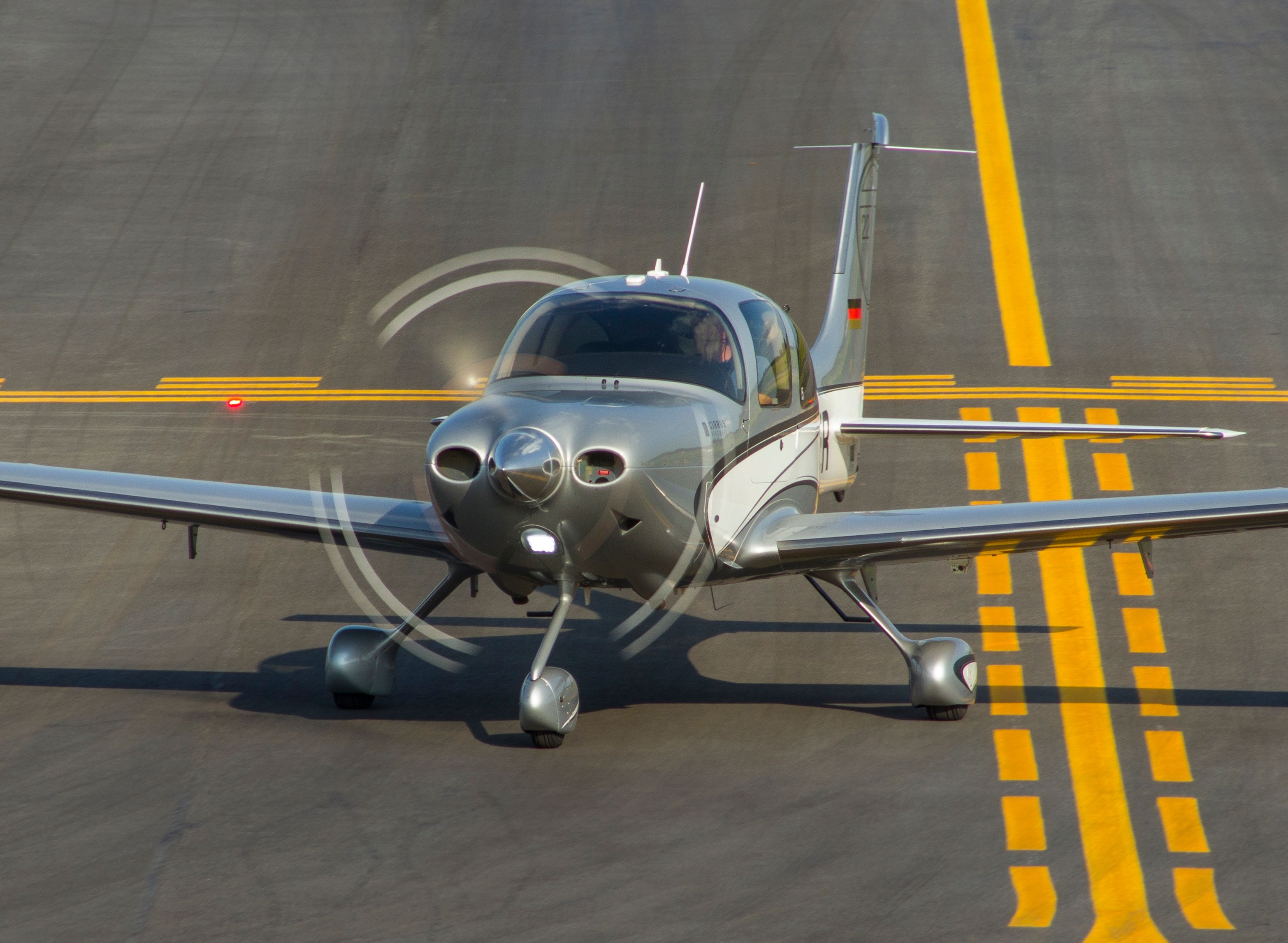  Private single engine plane Cirrus SR22T (D-ETER)