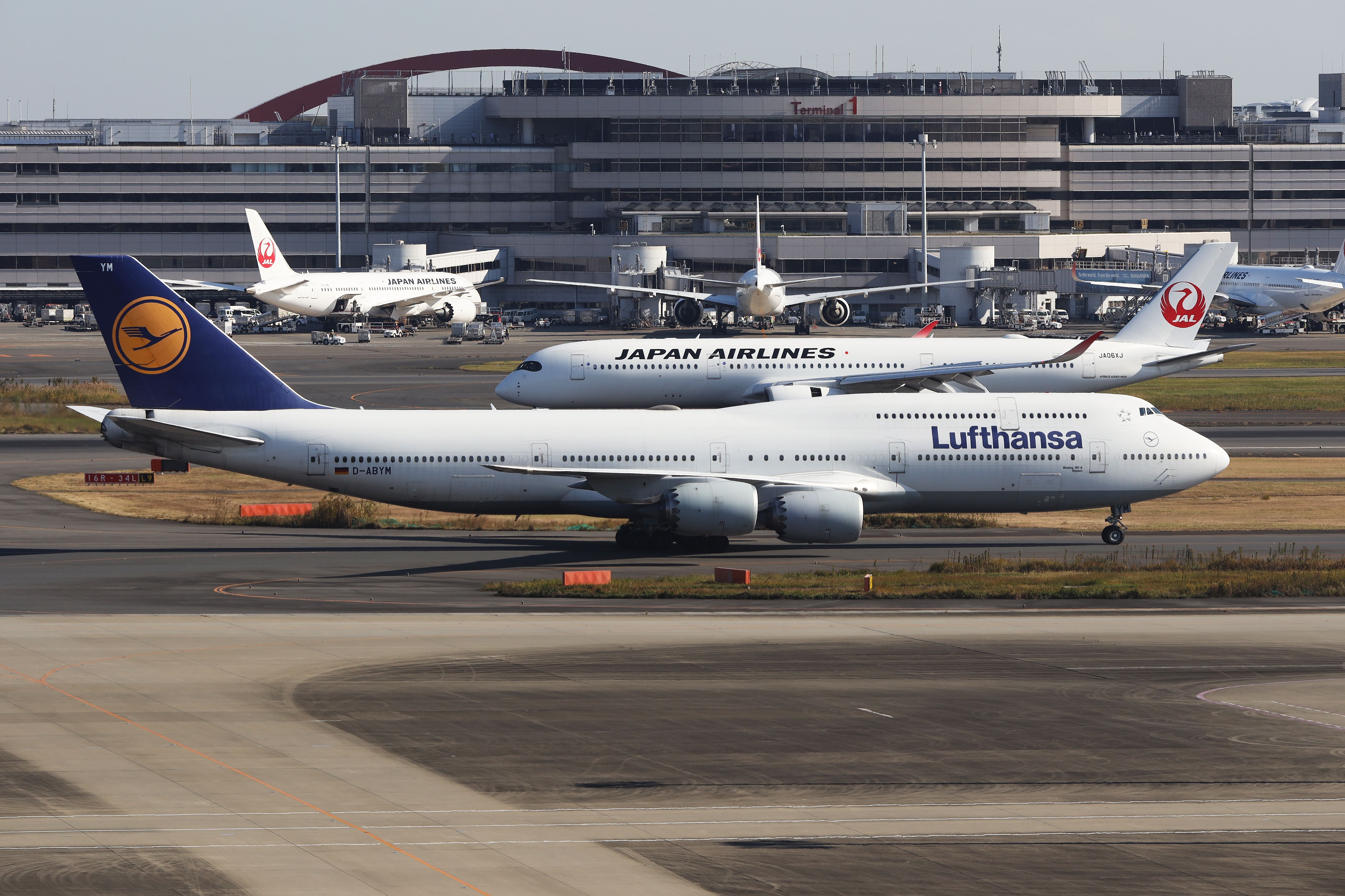 Tokyo Japan - 2022 NOV 12 - Lufthansa Boeing, Boeing 747, Boeing 747-8i, B747-8i at Tokyo Haneda International Airport.