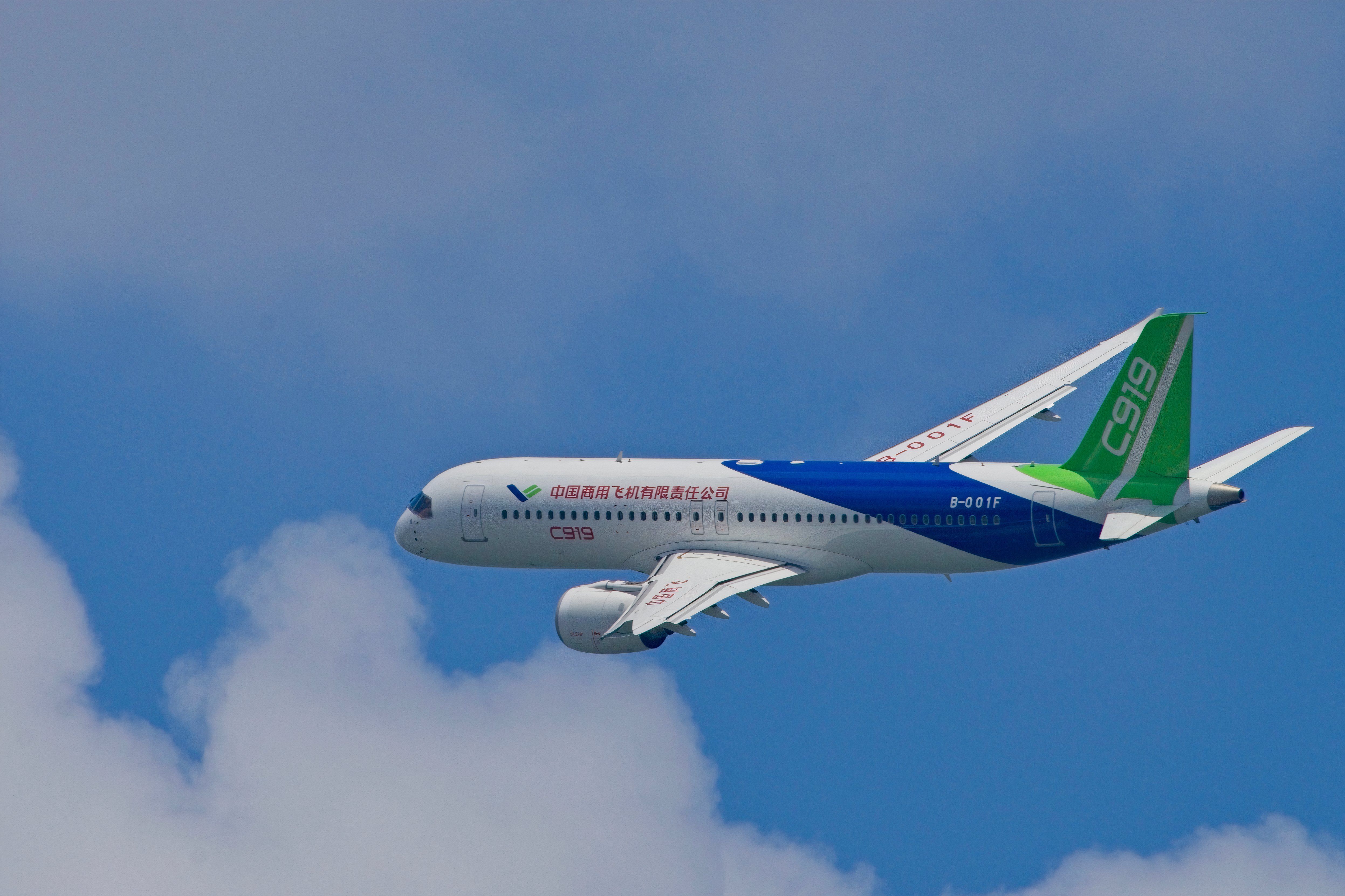 A COMAC C919 in the sky