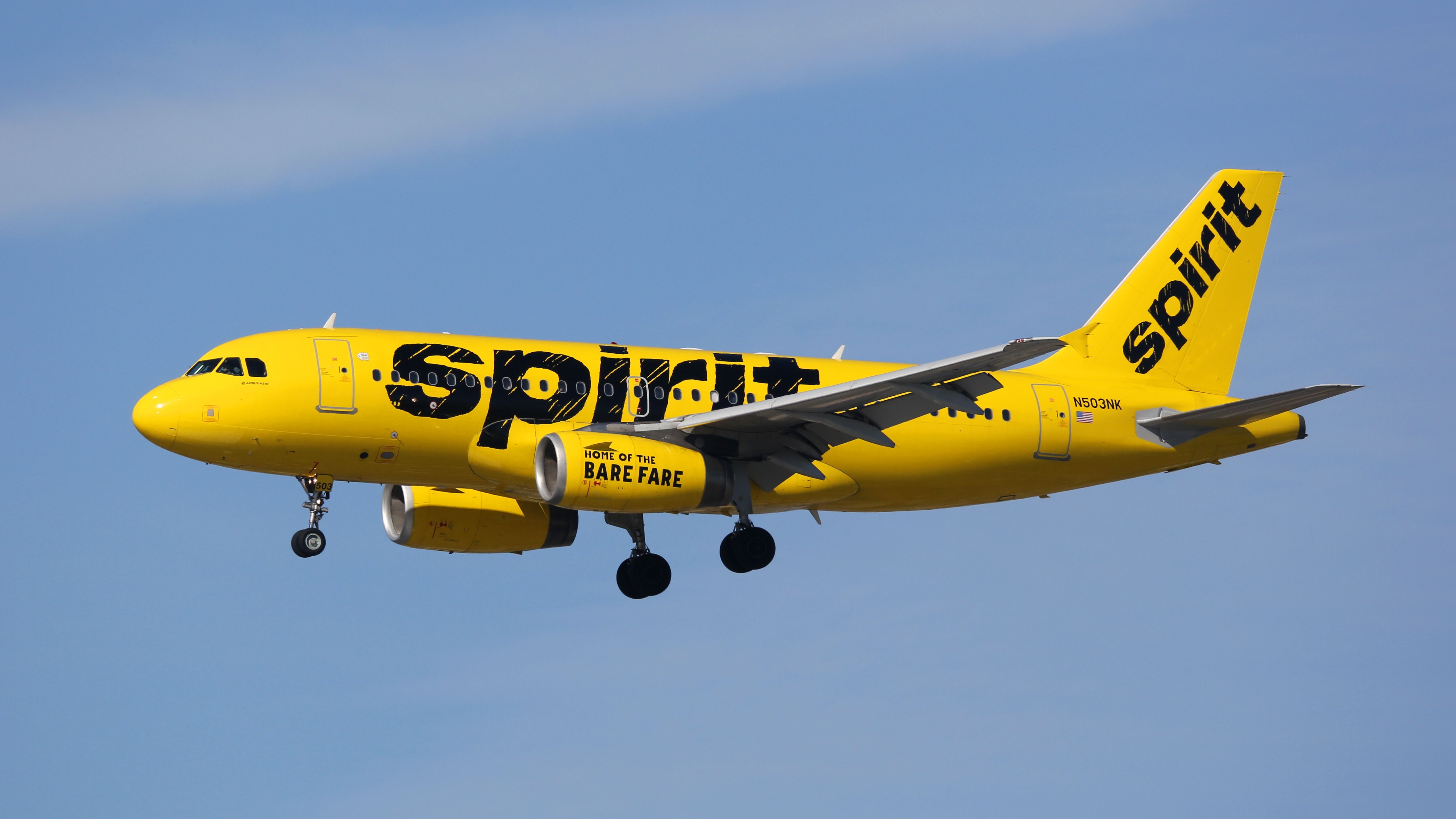 A Spirit Airlines Airbus A319 landing