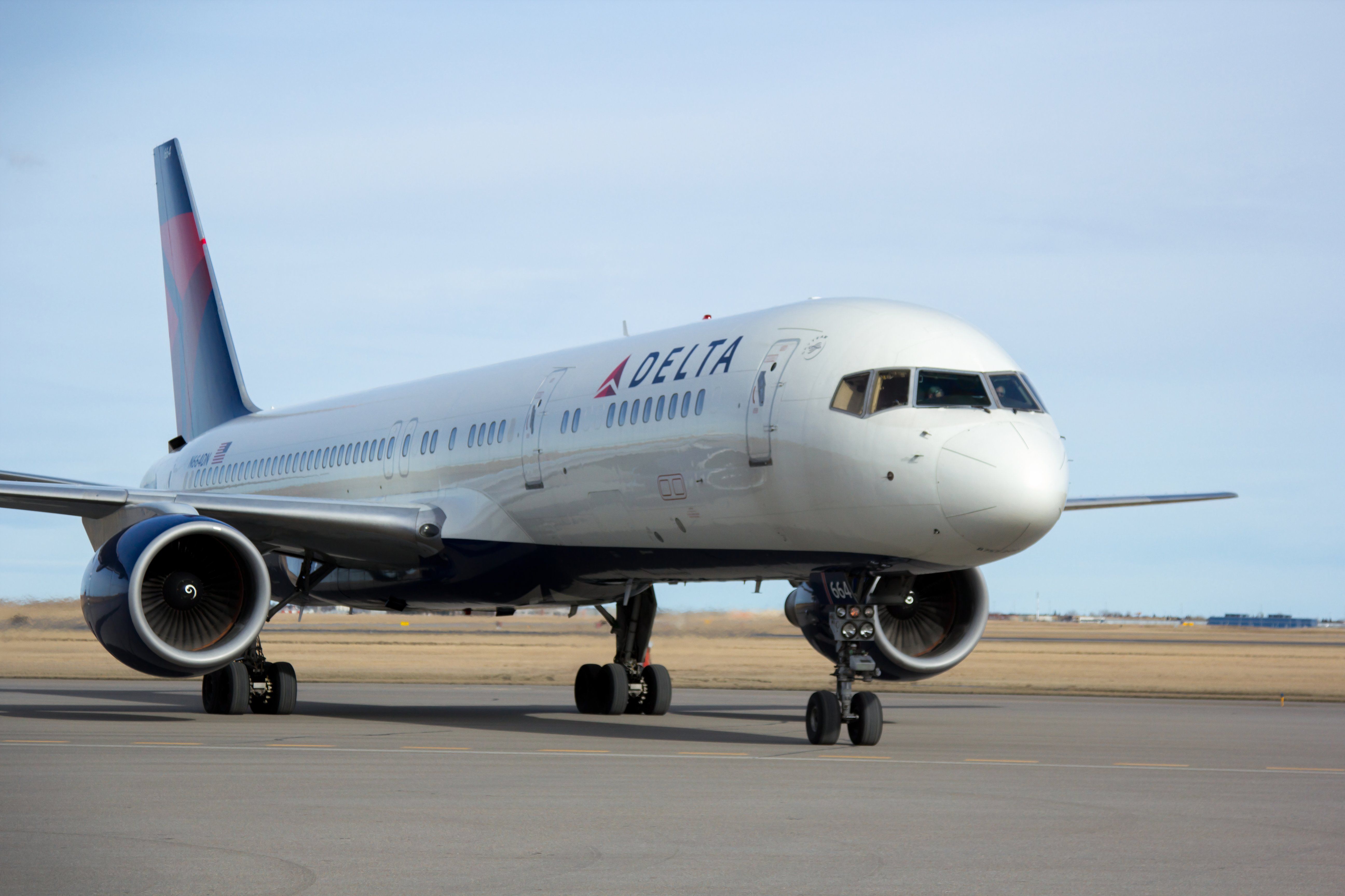 A Delta Air Lines Boeing 757 taxiing