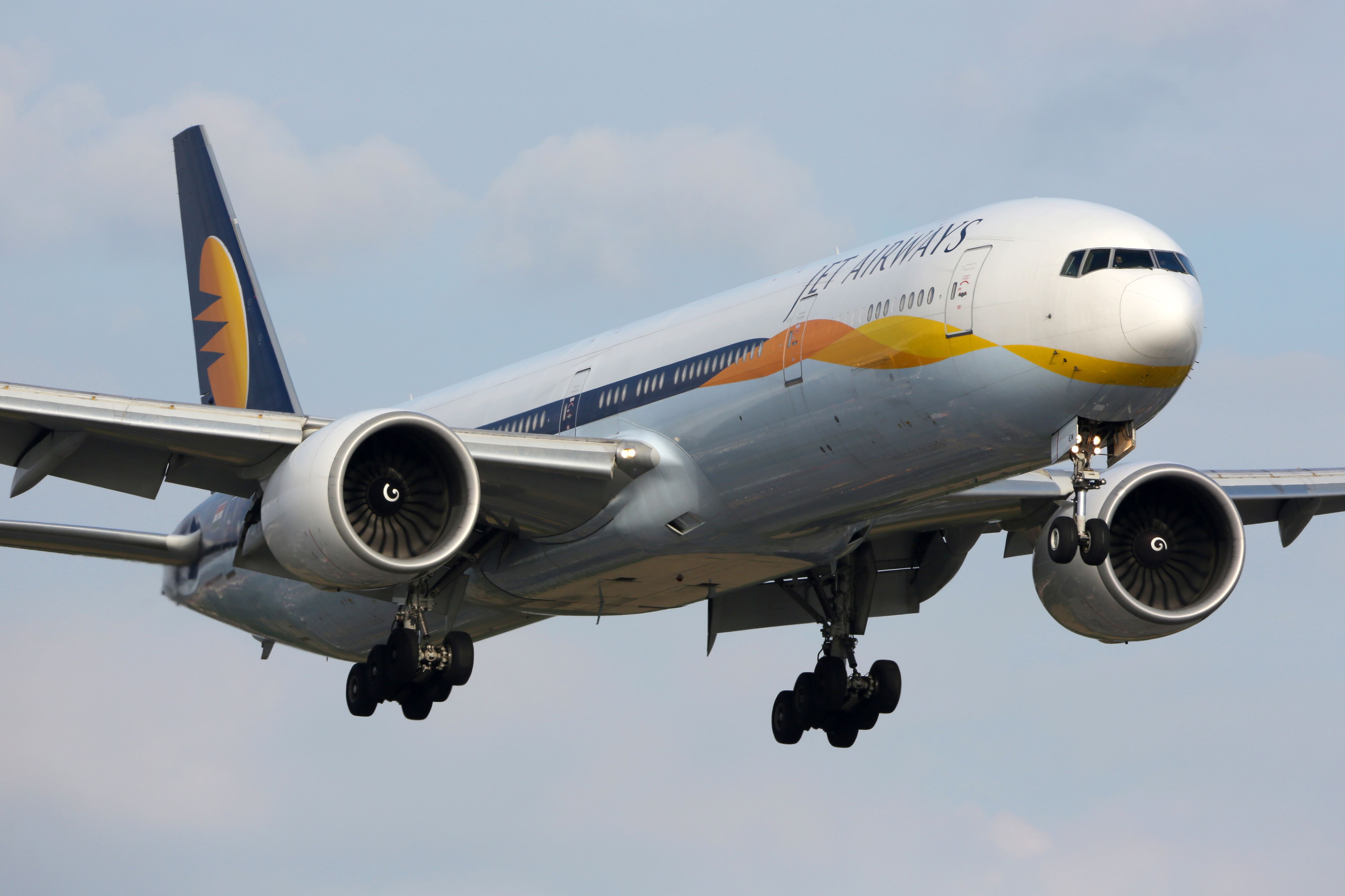 Jet Airways Boeing 777 Landing In London