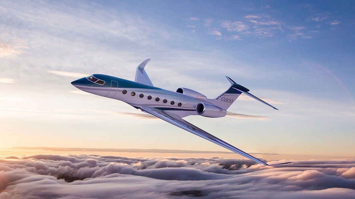 Gulfstream G800 flying in the sky