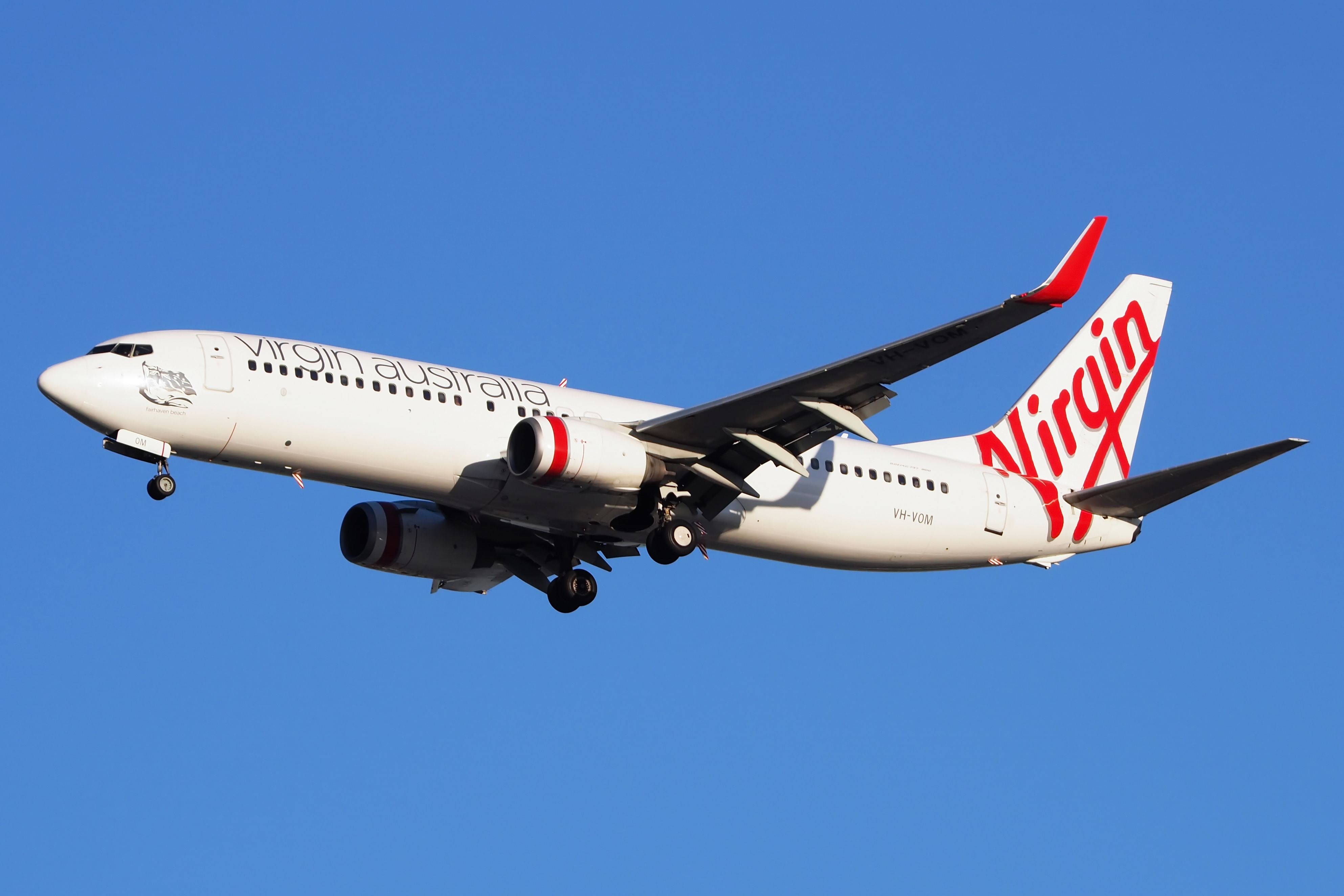 Virgin Australia Boeing 737-800 landing shutterstock_1464507701