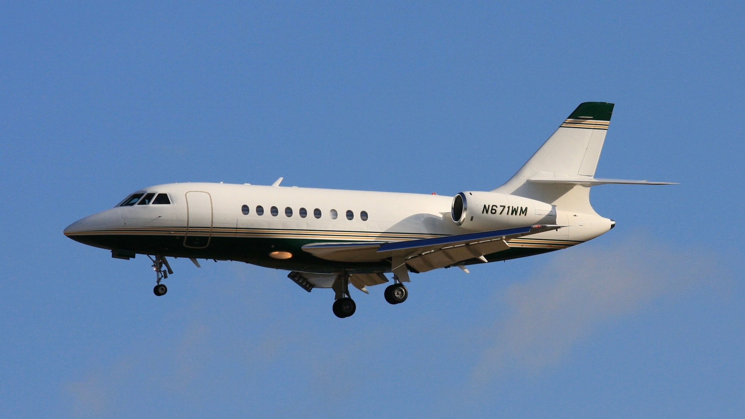 Dassault Falcon 2000 flying in the sky