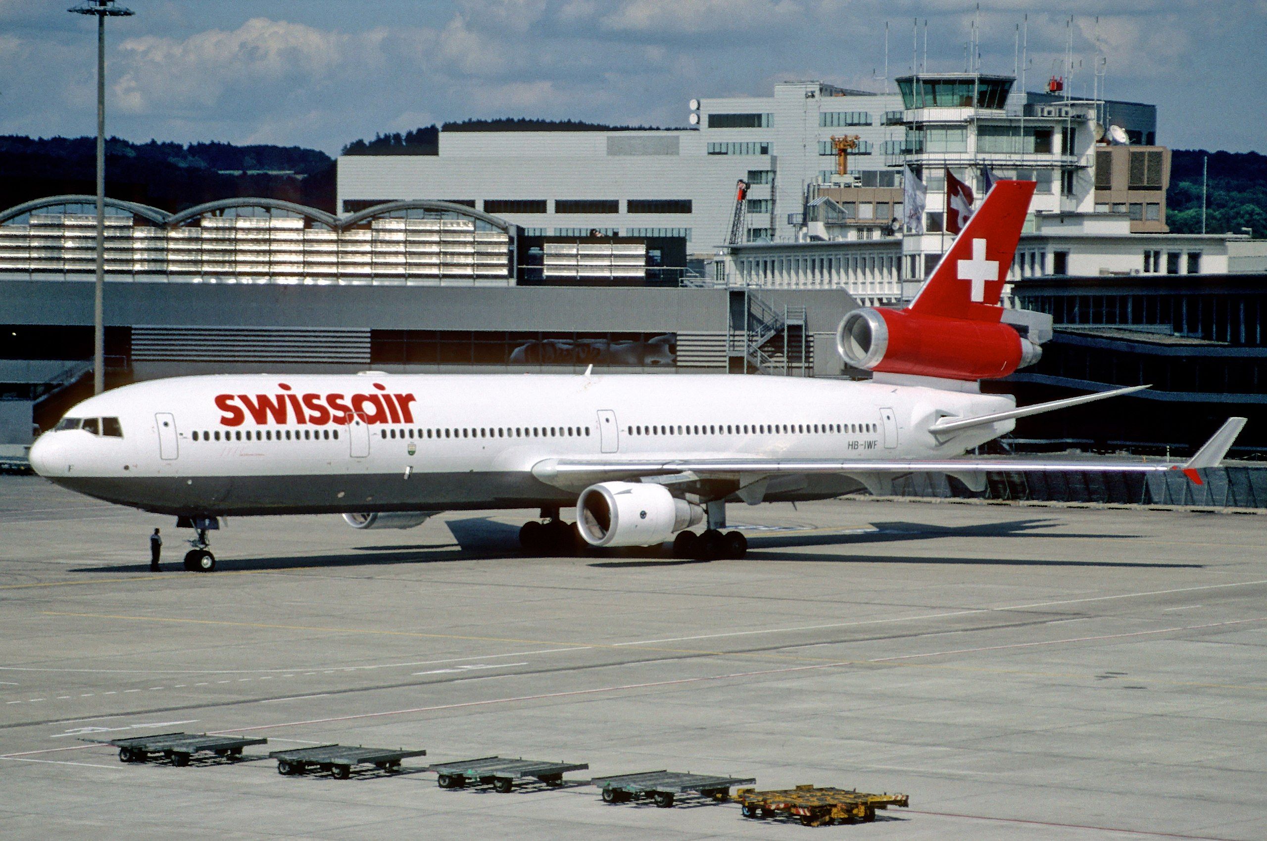 2560px-28as_-_Swissair_MD-11;_HB-IWF@ZRH;14.07.1998_(4713082874)