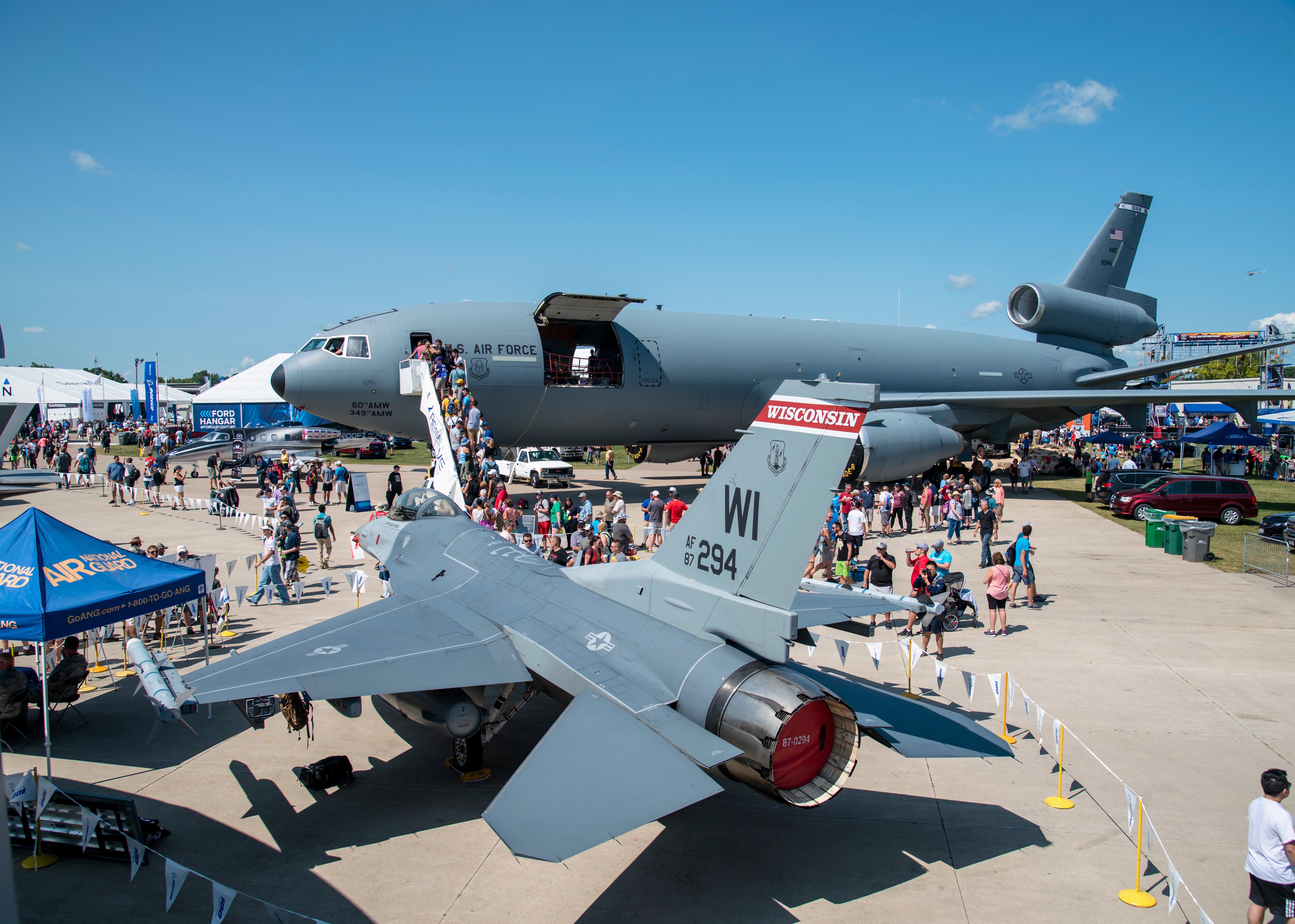 4620817 - EAA AirVenture [Image 15 of 24] - Oshkosh Airshow With F-16 and DC-10