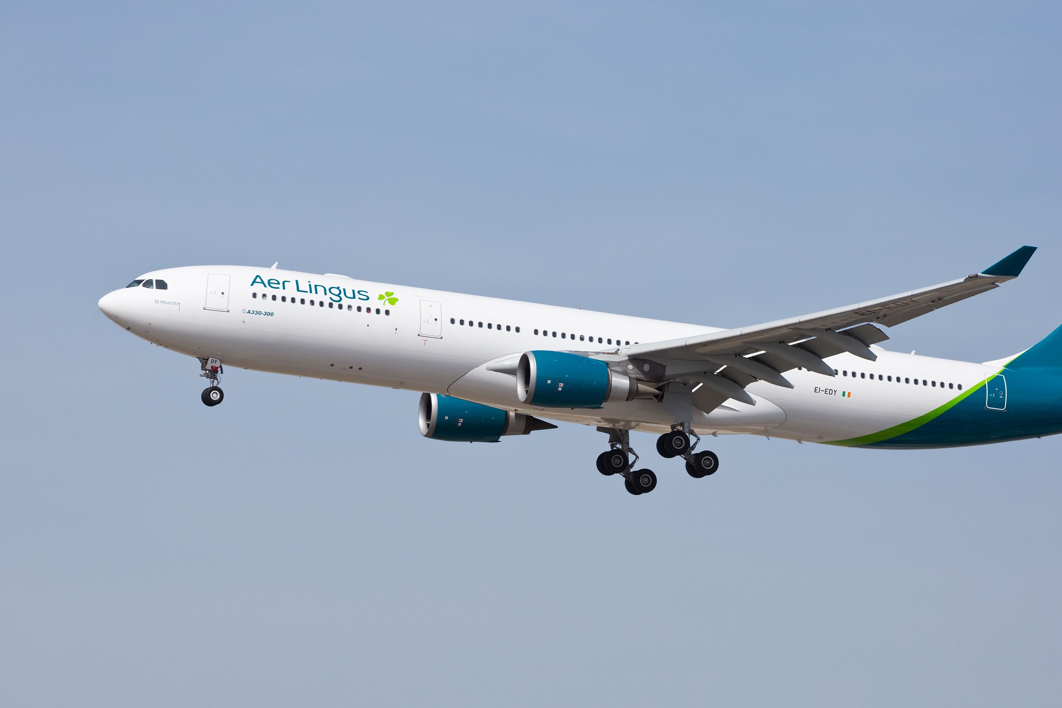 Aer Lingus Airbus A330 landing at ORD shutterstock_1353337049