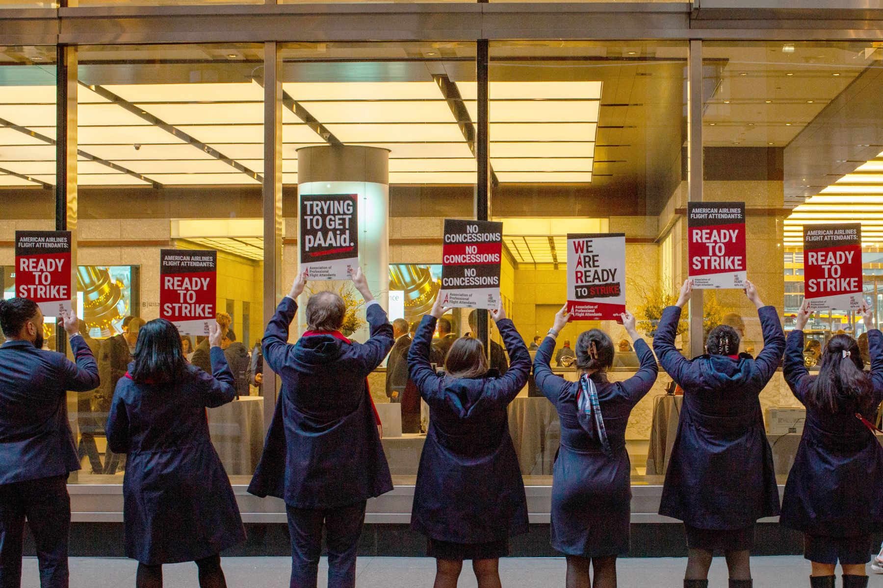 American Airlines flight attendants picketing