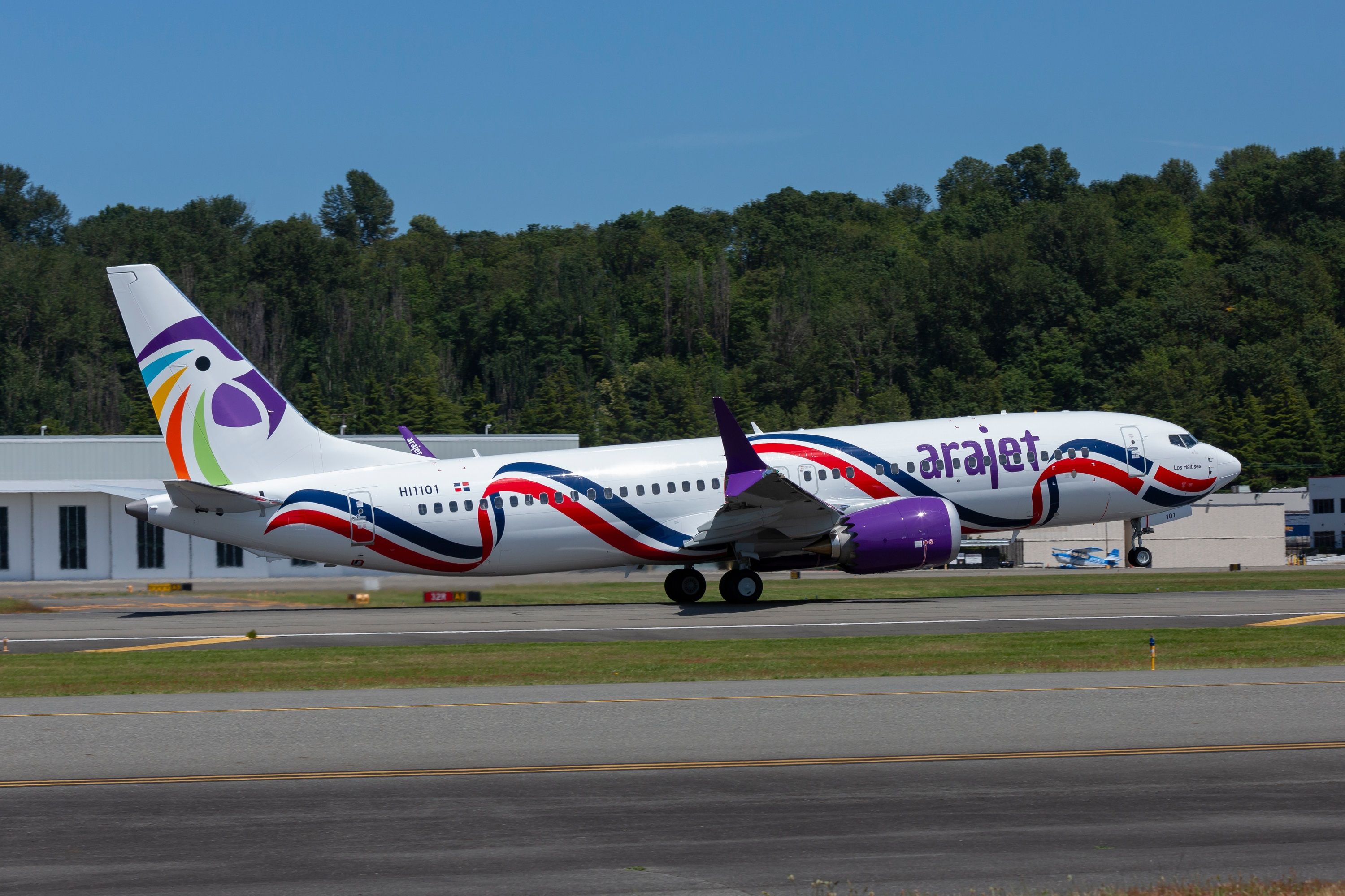 Arajet Boeing 737 MAX 8 departing BFI