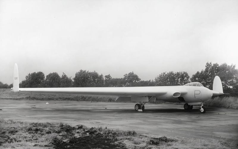 Armstrong_Whitworth_AW_52_in_1946