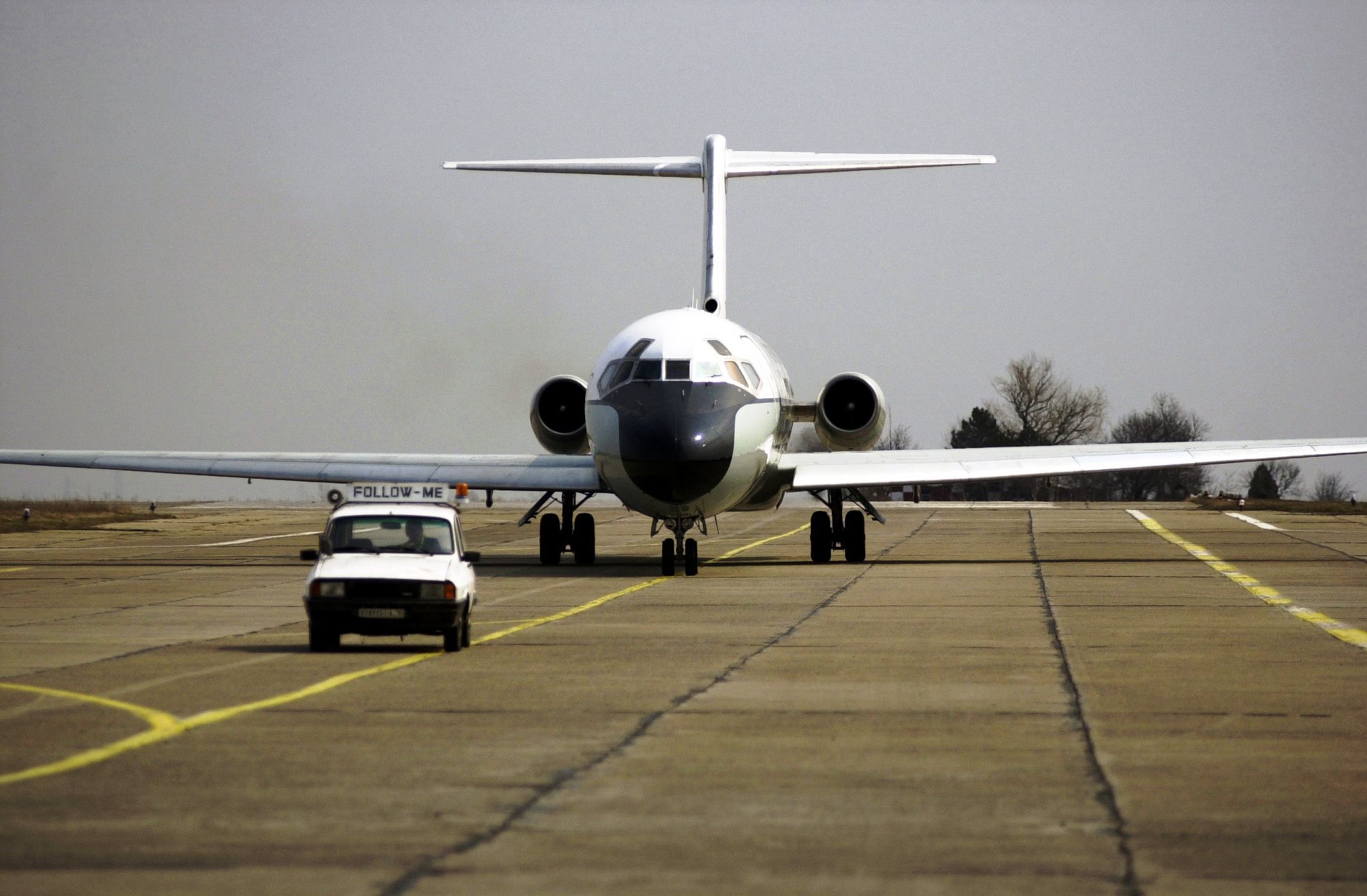 C-9_Nightingale,_Mihail_Kogălniceanu_Airport