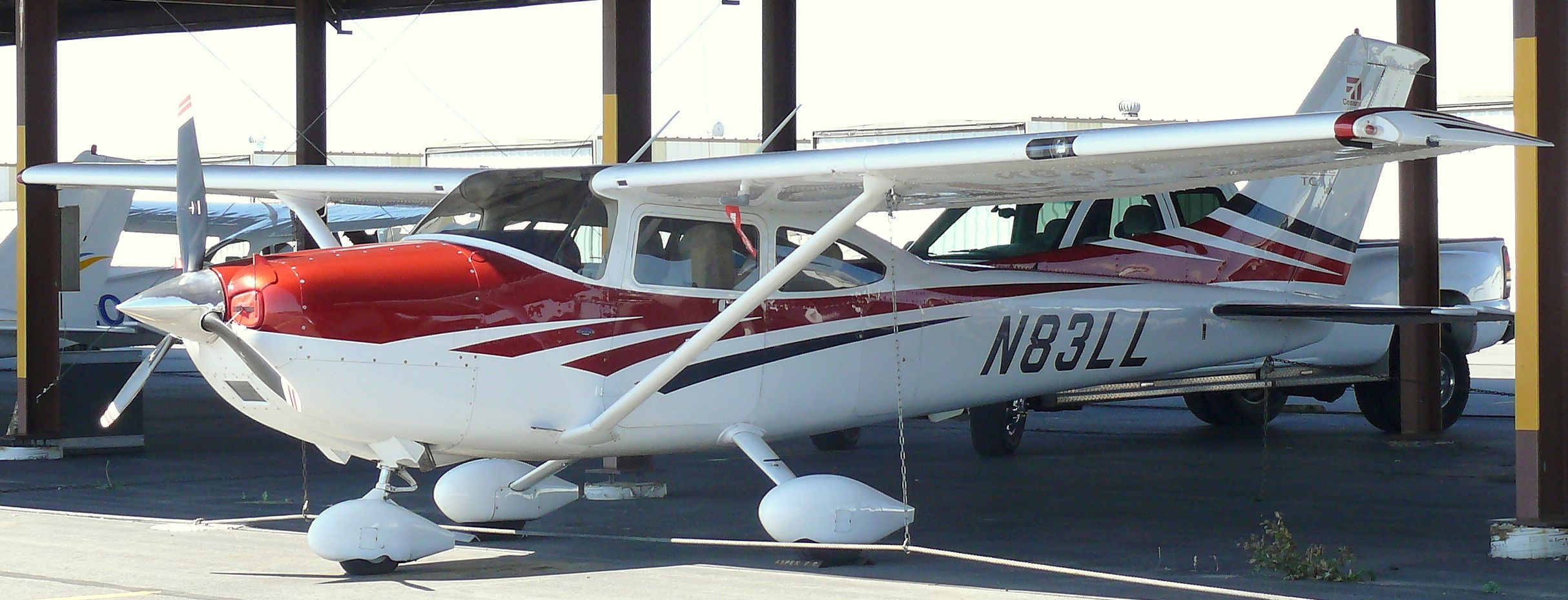 Cessna_T182T_At_Centennial