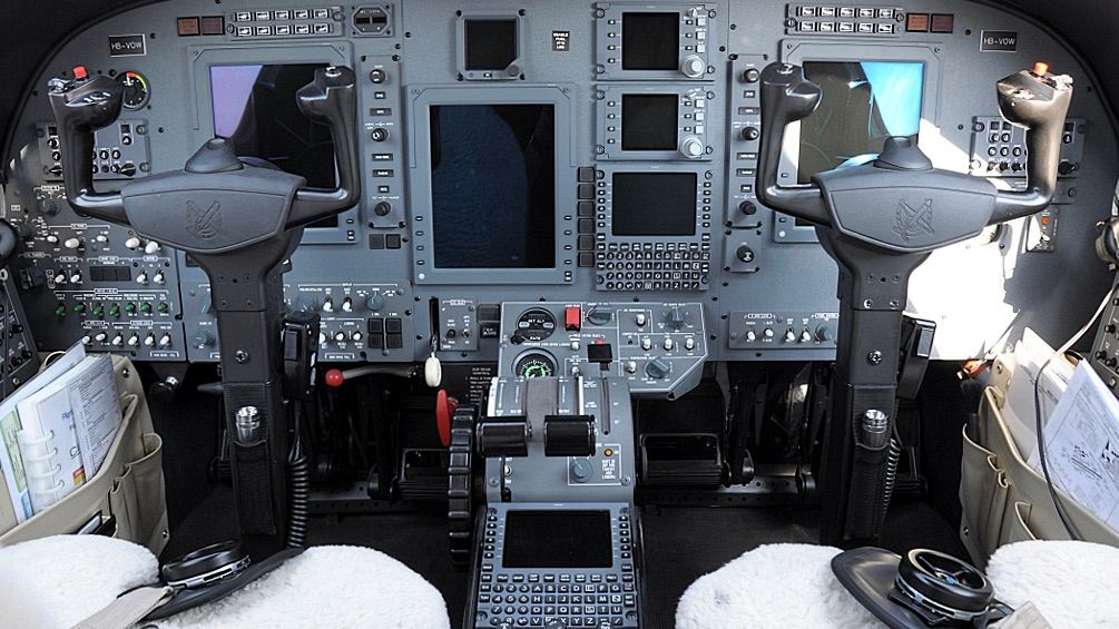 Cockpit_of_Cessna_525B_CitationJet_3