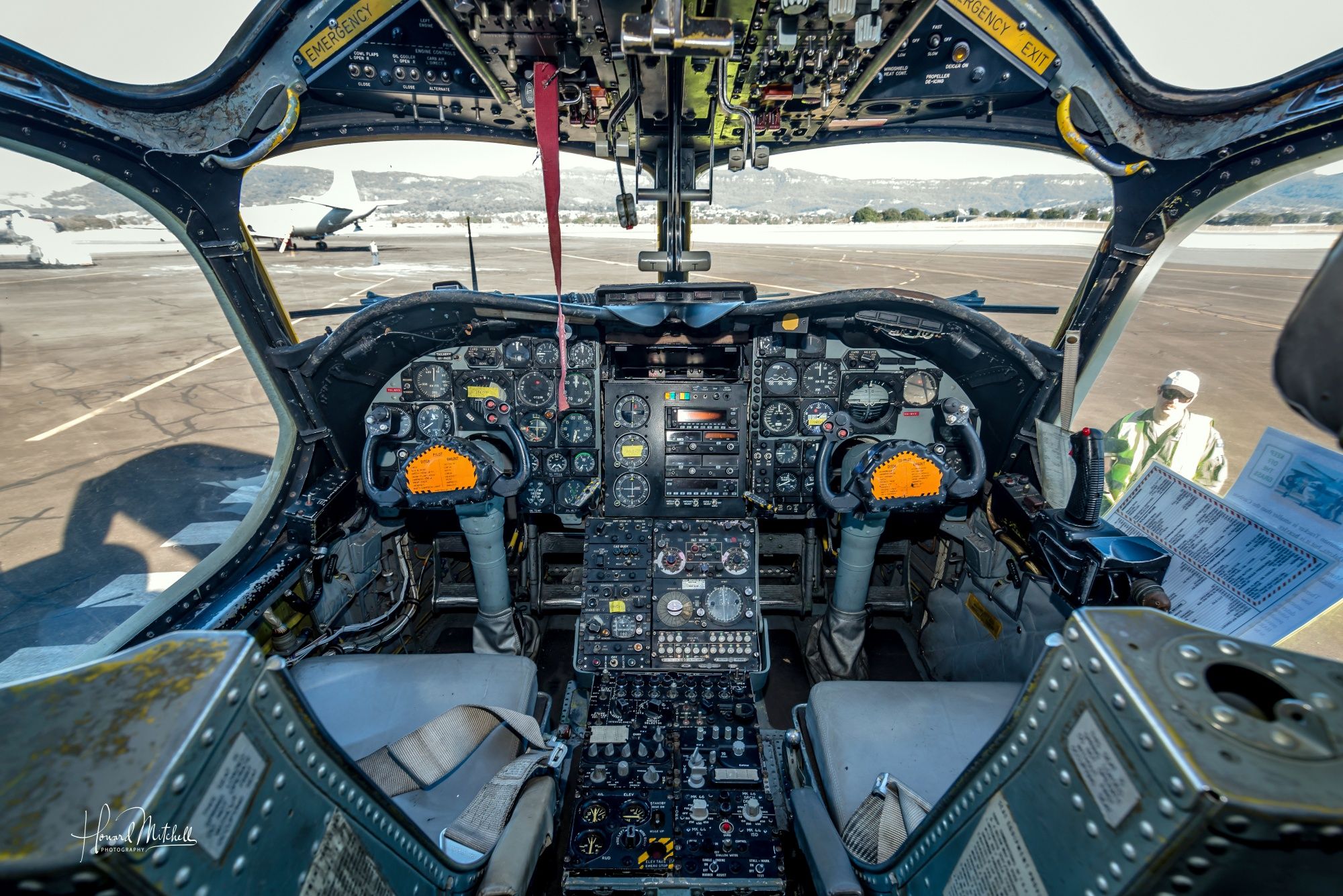 HARS - Grumman Tracker cockpit 