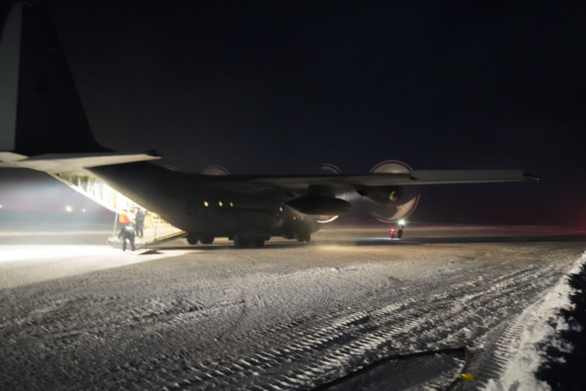 Royal New Zealand Air Force Hercules in Antarctica 