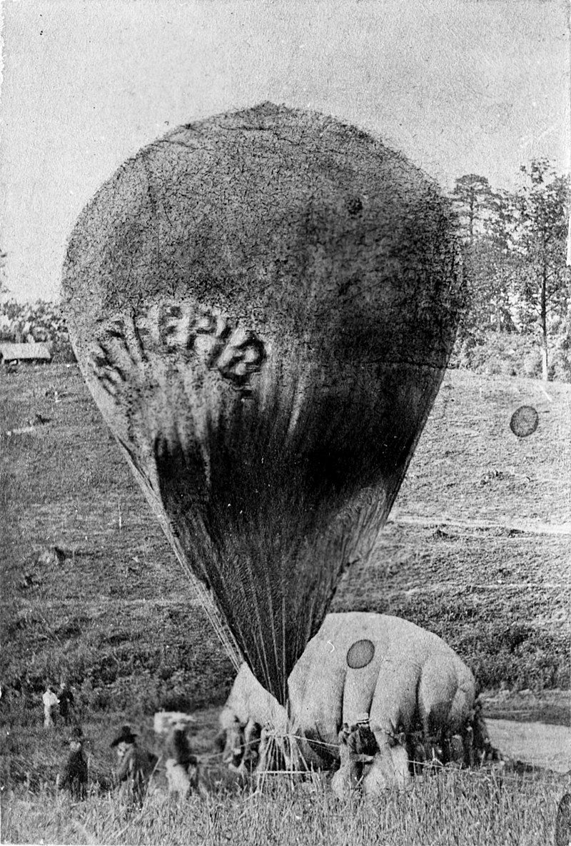 Intrepid being cross-inflated from Constitution in a spur-of-the-moment attempt to get the larger balloon in the air to overlook the imminent Battle of Seven Pines.-1