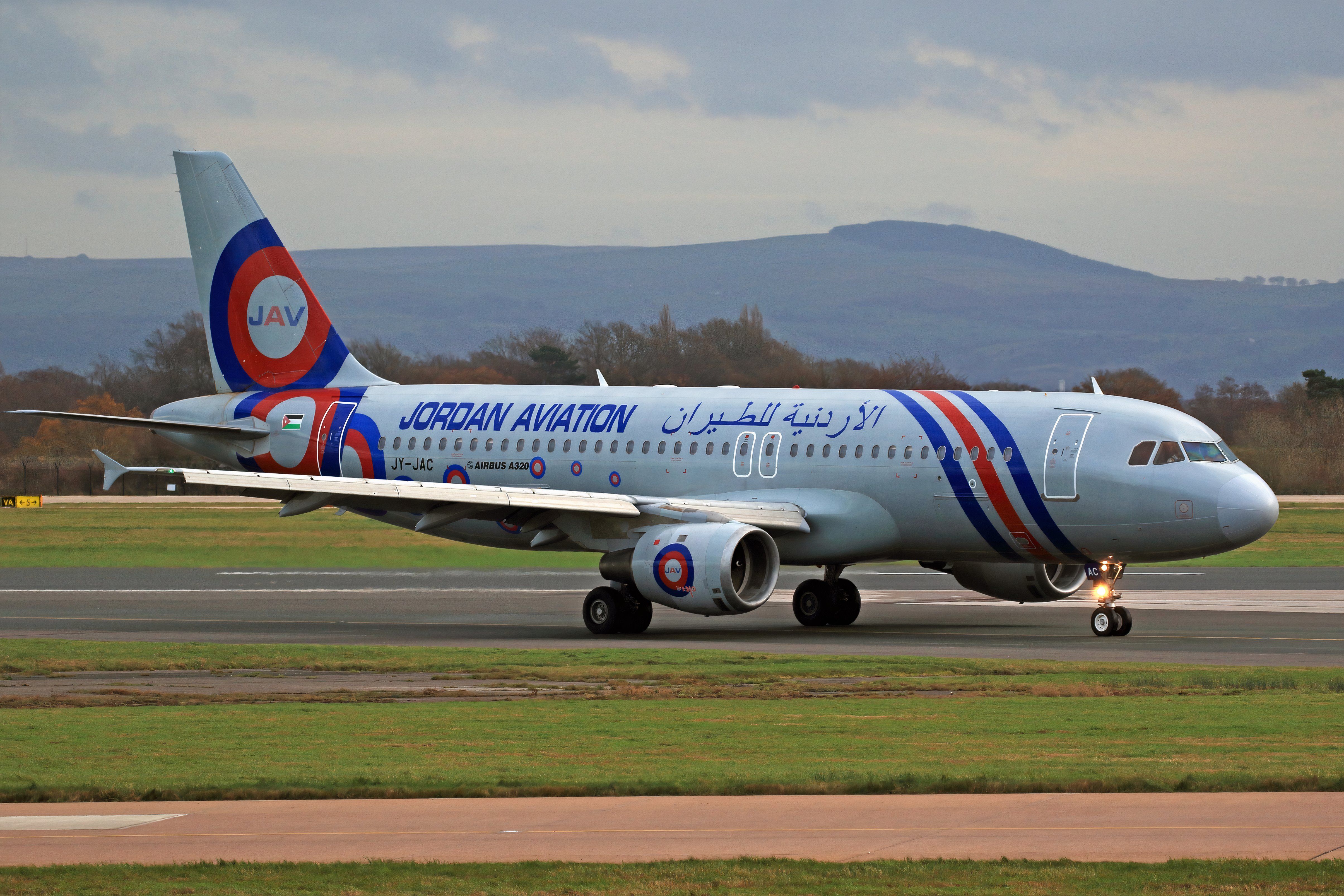 JY-JAC A320 on the ground