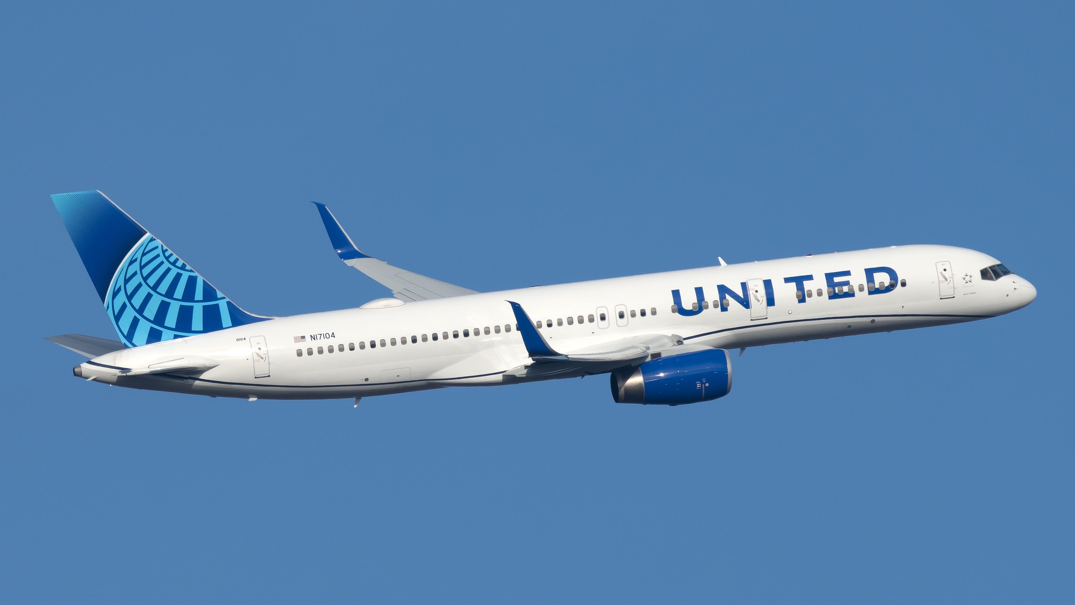 United Airlines 757 in the sky