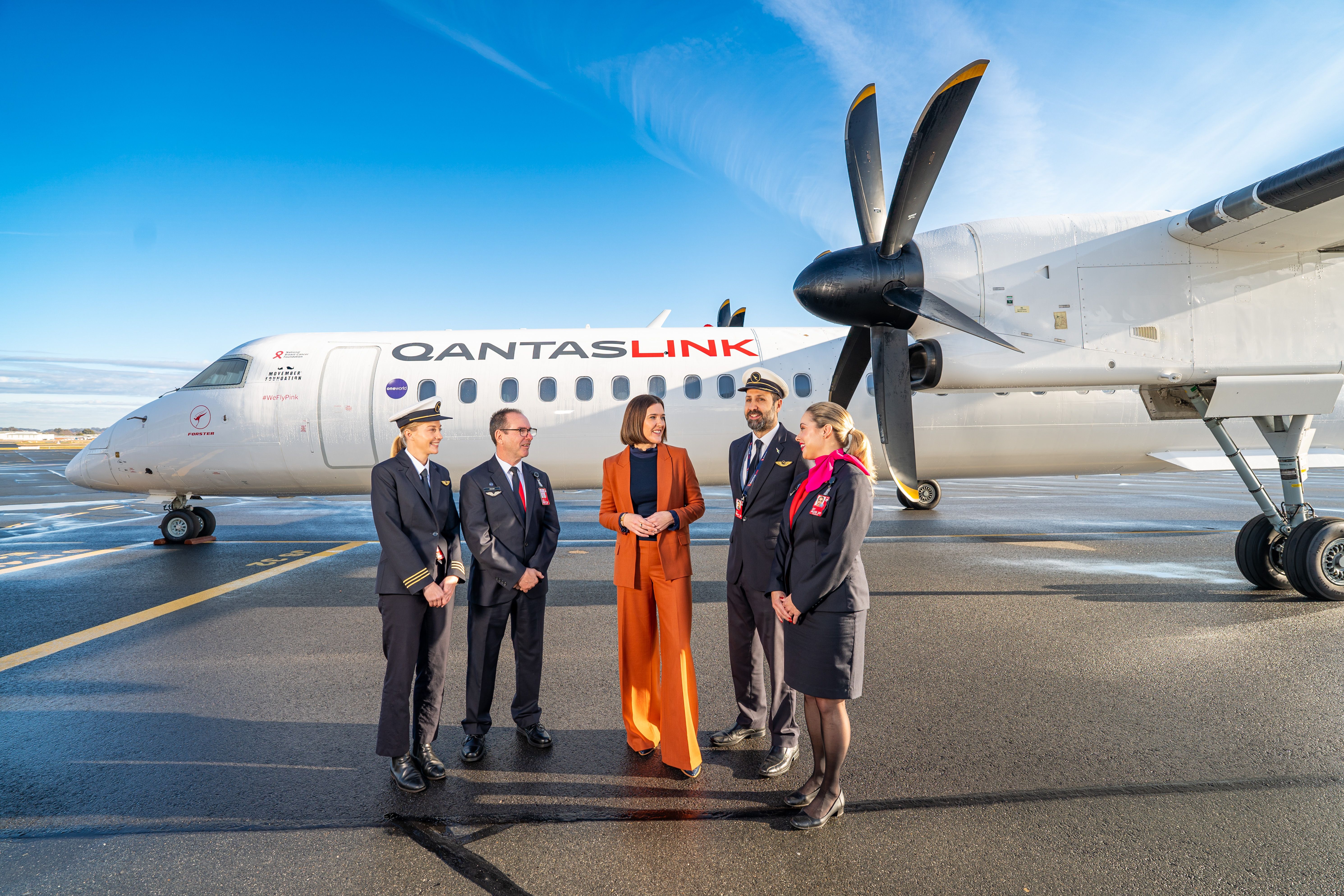 QantasLink Q400 Albury Airport 