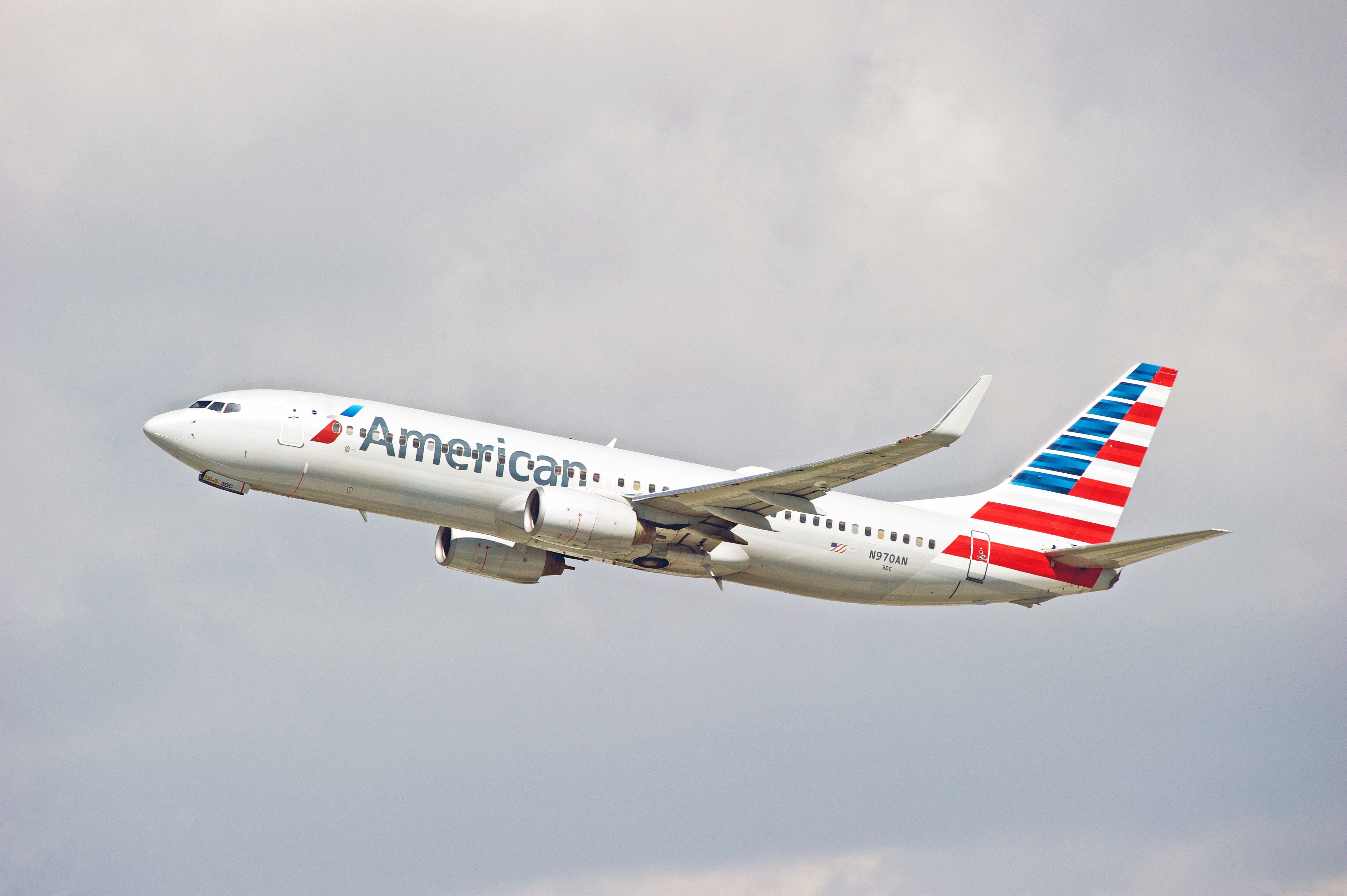 An American Airlines Boeing 737 taking off