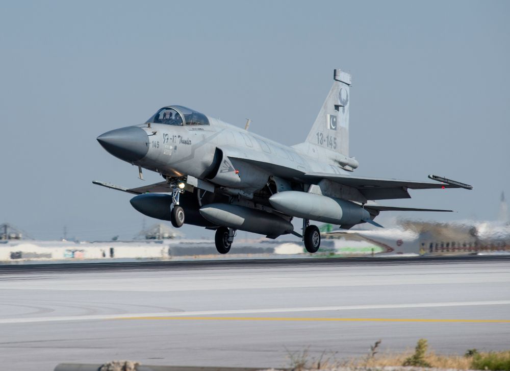  Chengdu JF-17 Thunder supersonic jet fighter bomber