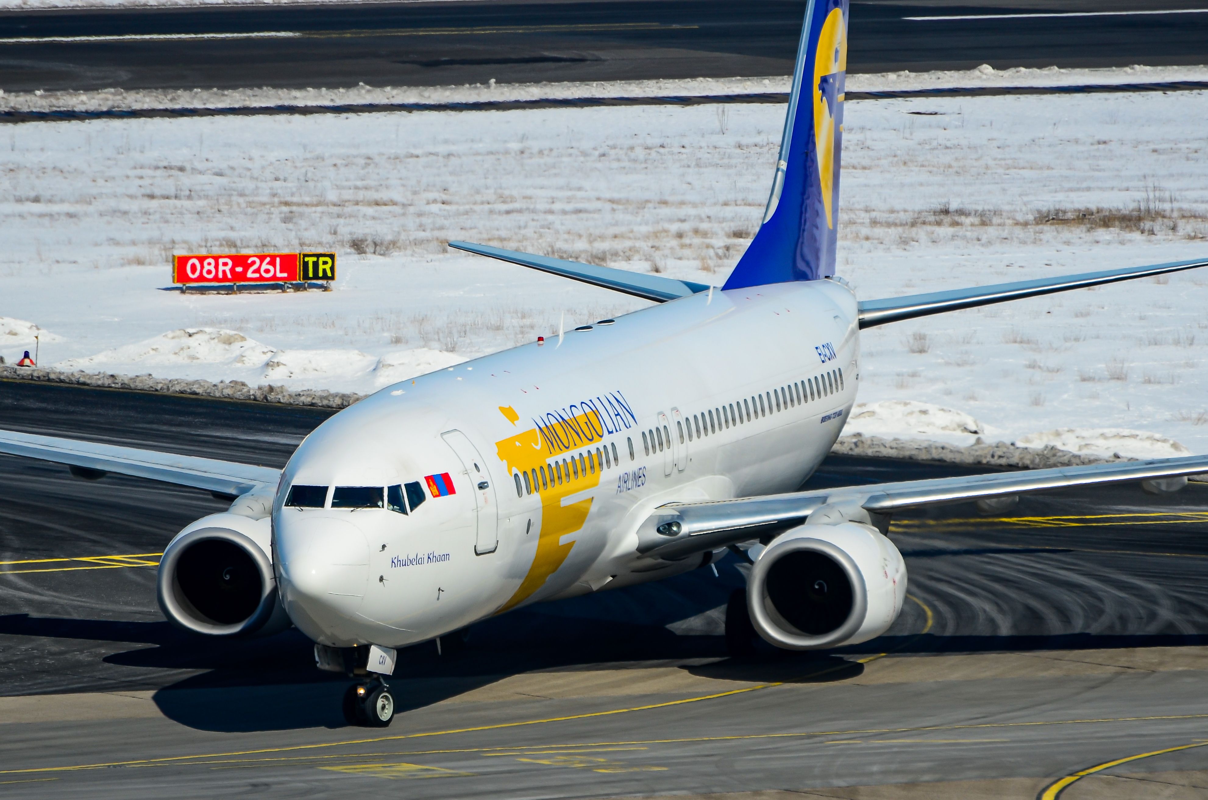 MIAT 737 taxiing on the tarmac