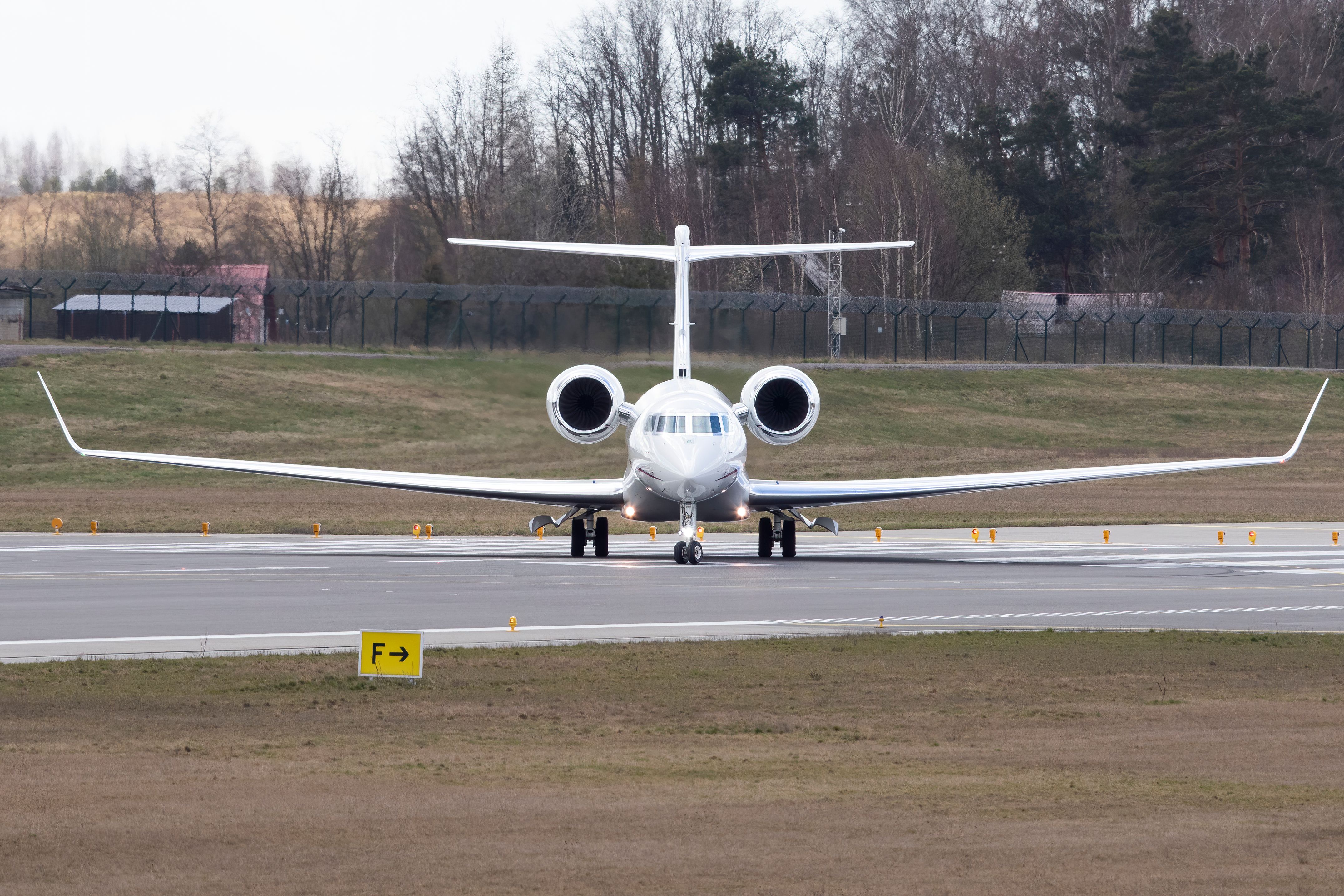 Gulfstream G650 Taxiing In Vilnius