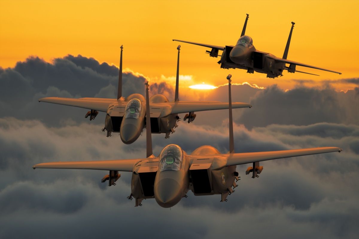 Boeing F-15E Strike Eagle formation flying