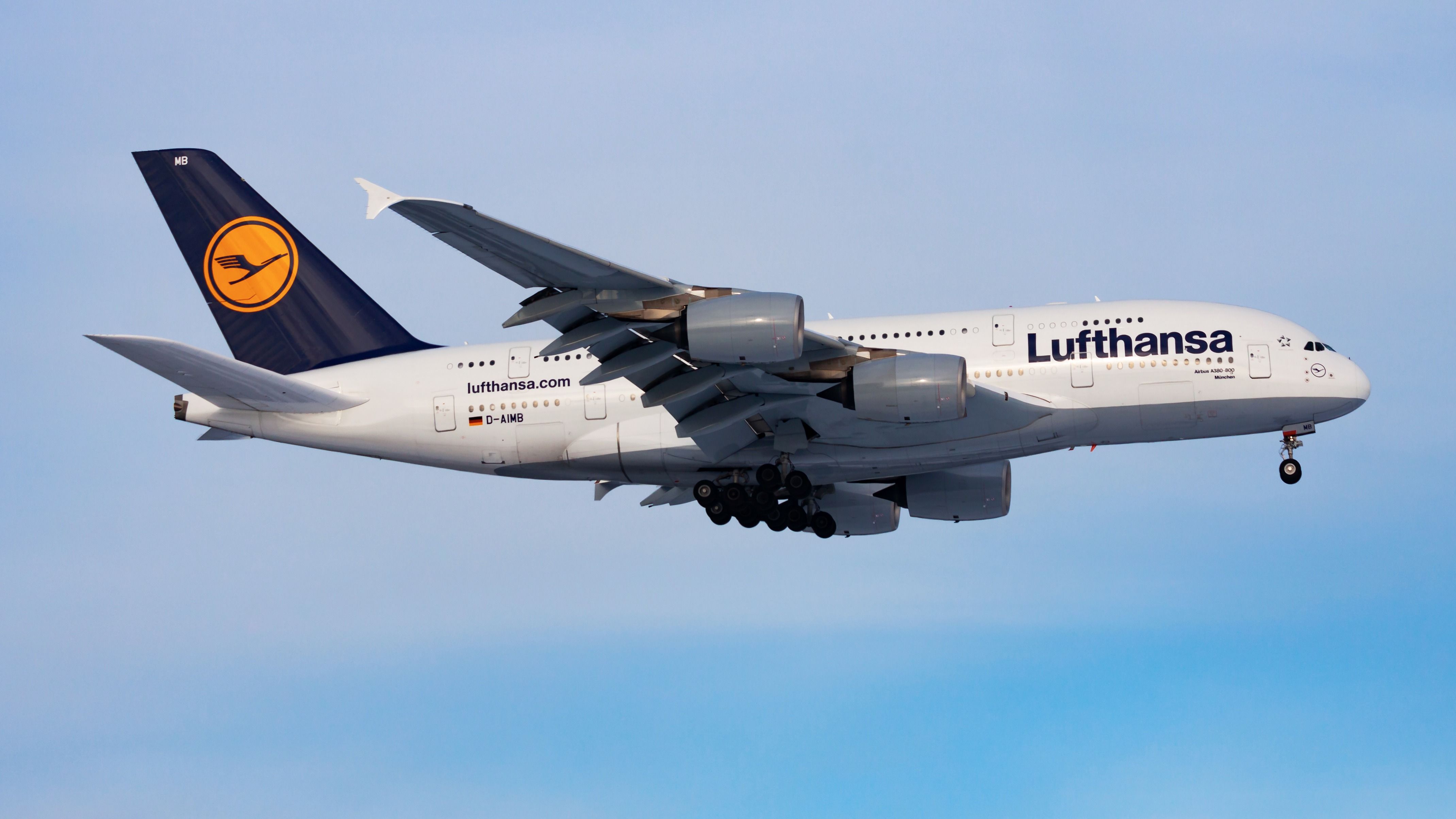 Lufthansa Removes Its 6th Airbus A380 From Storage In Teruel With ...