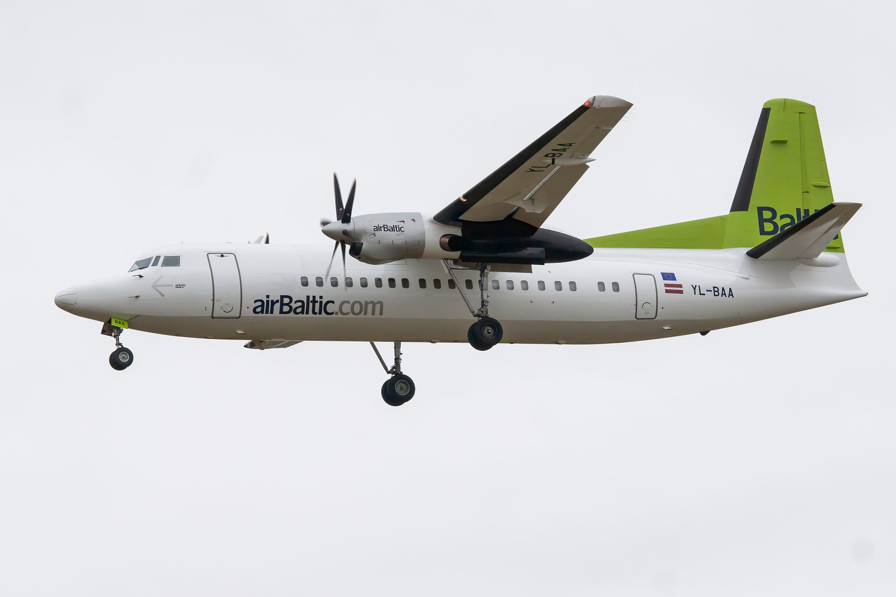 airBaltic Fokker 50 Landing In Vilnius