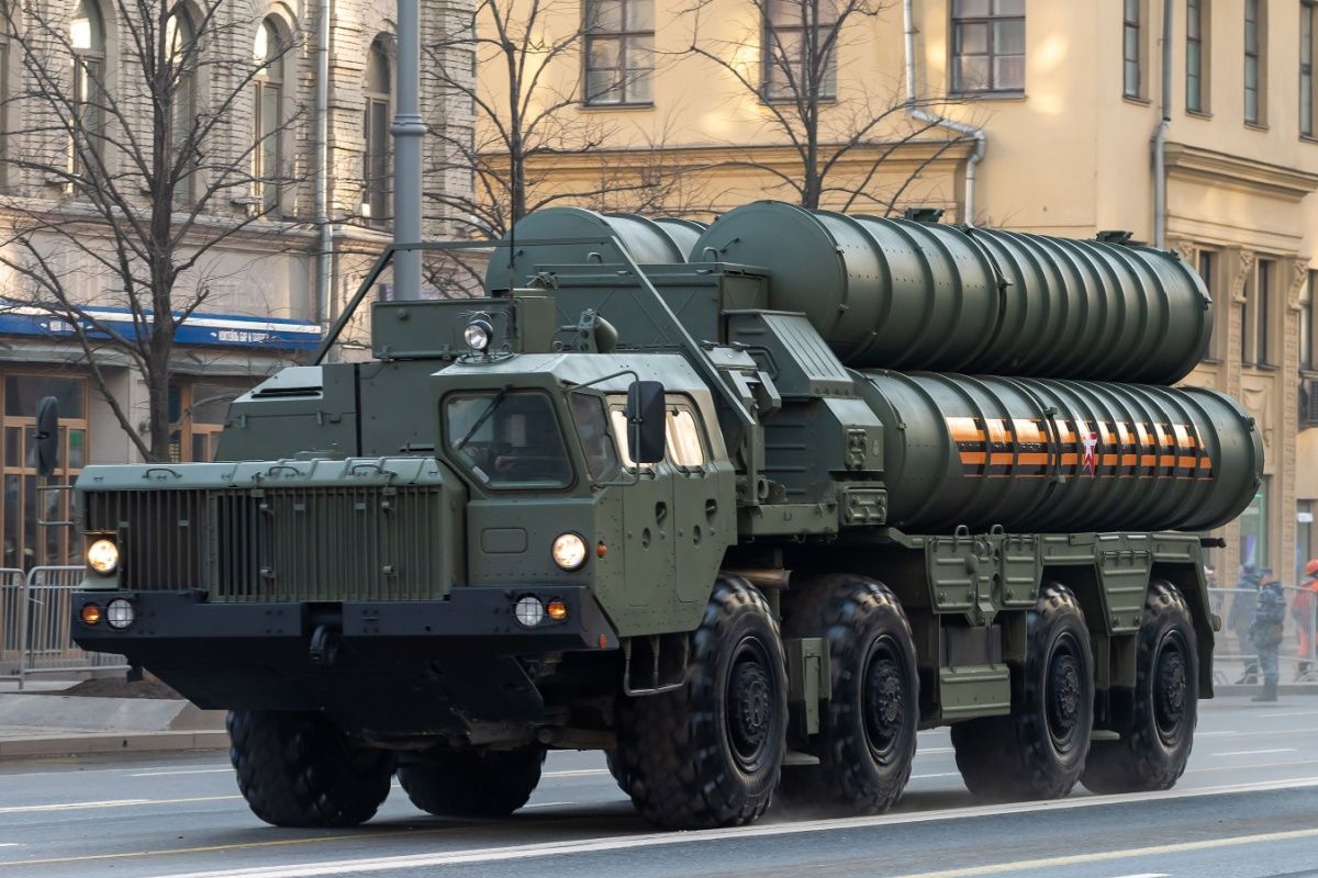 Triumph S-400 surface-to-air missile system