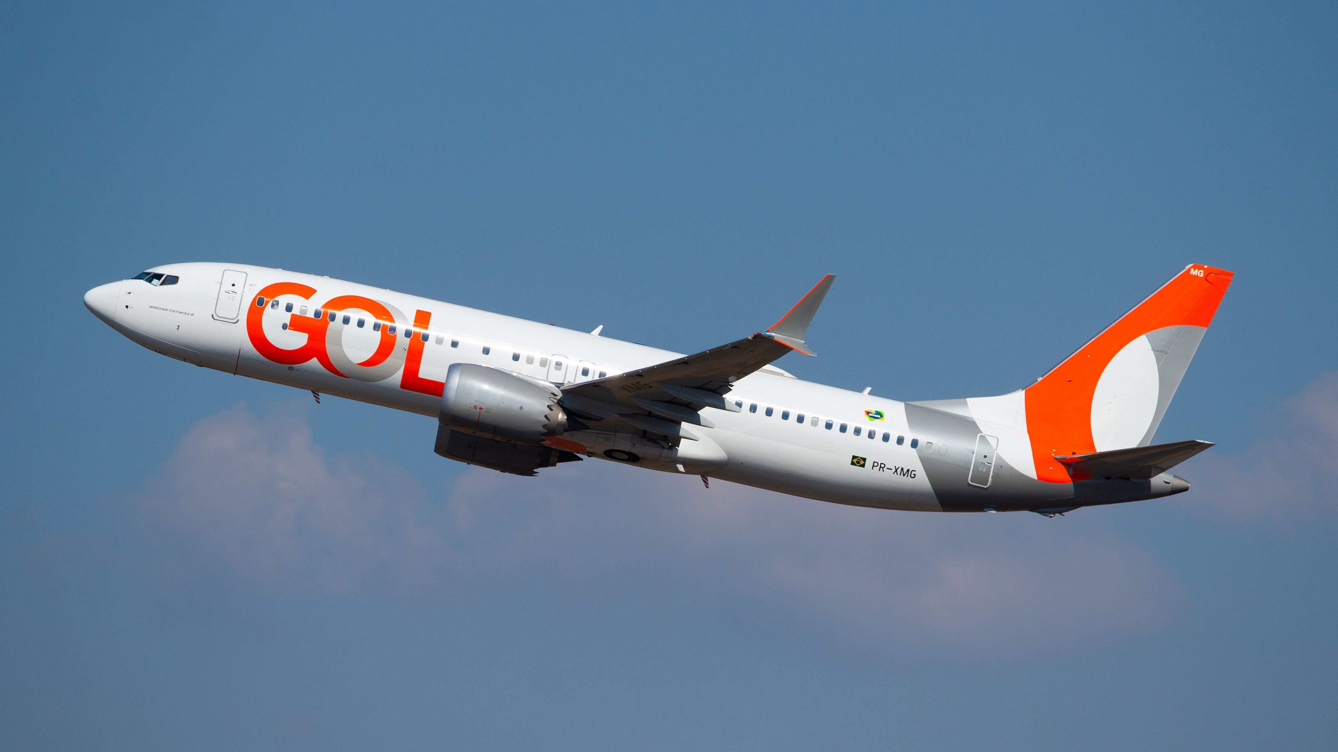 GOL Boeing 737-800 Diverts To São Paulo/Guarulhos International Airport ...