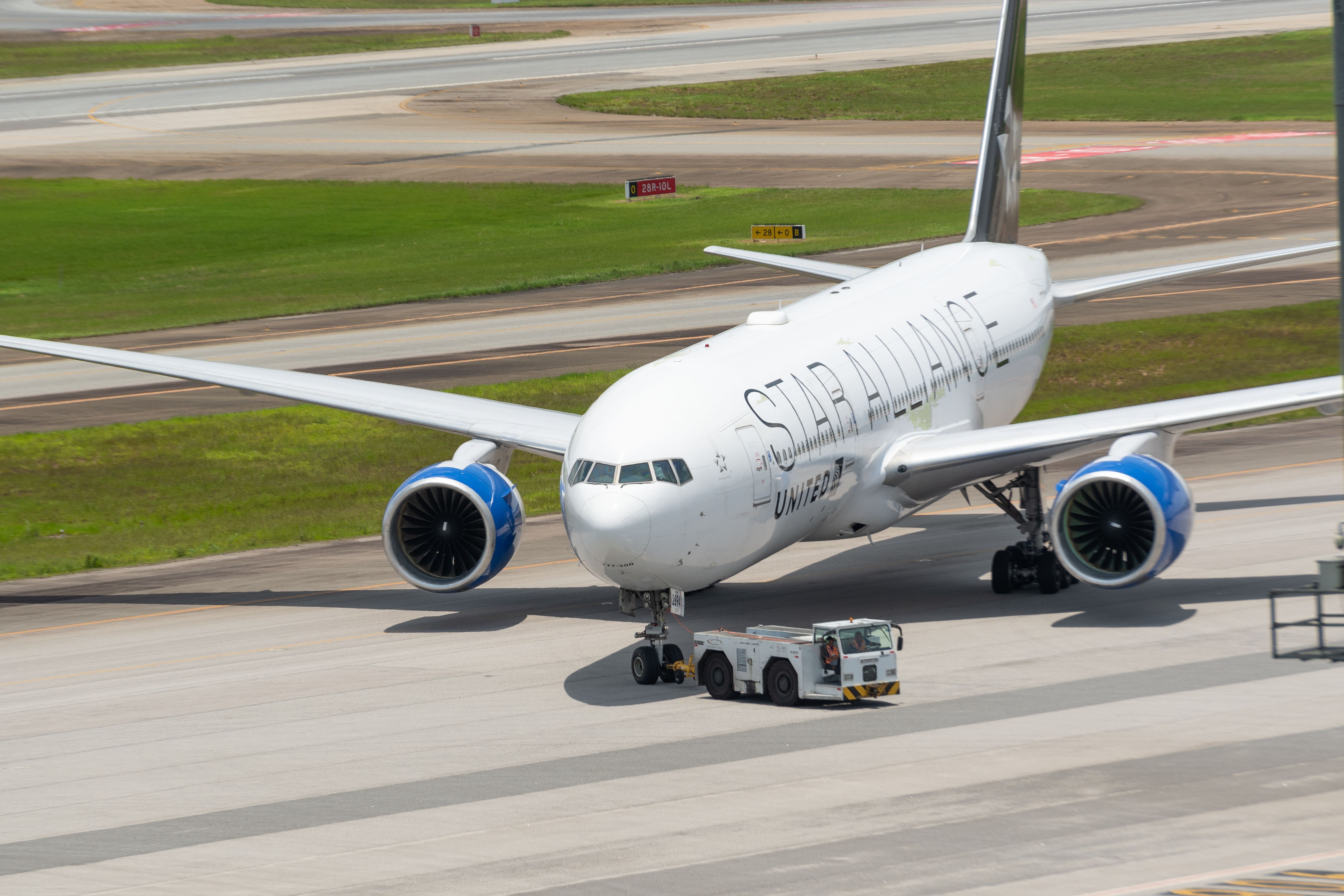 United Airlines Boeing 777-200ER Star Alliance Livery