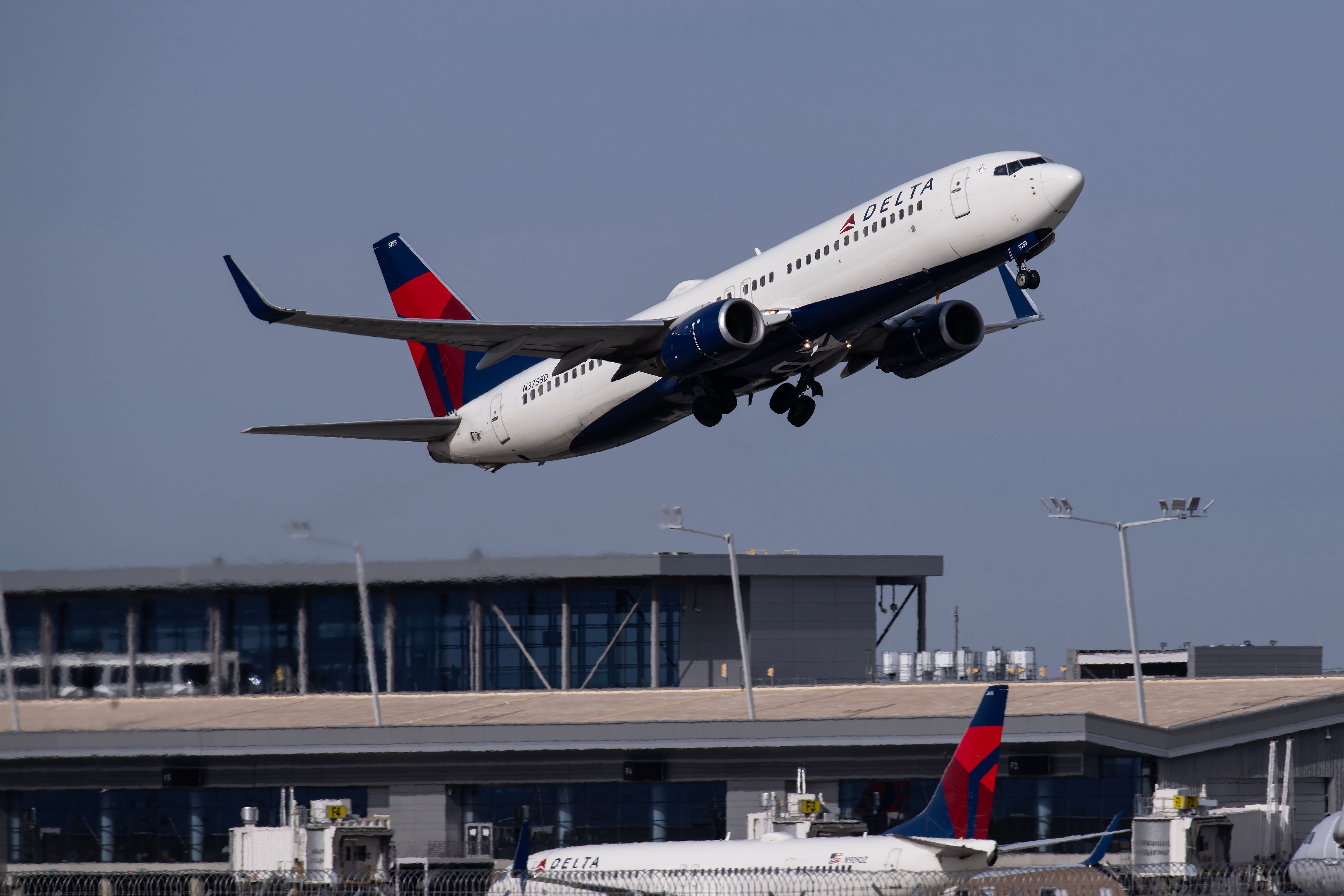 Delta Air Lines Boeing 737-800 departing from Phoenix Sky Harbor International Airport.