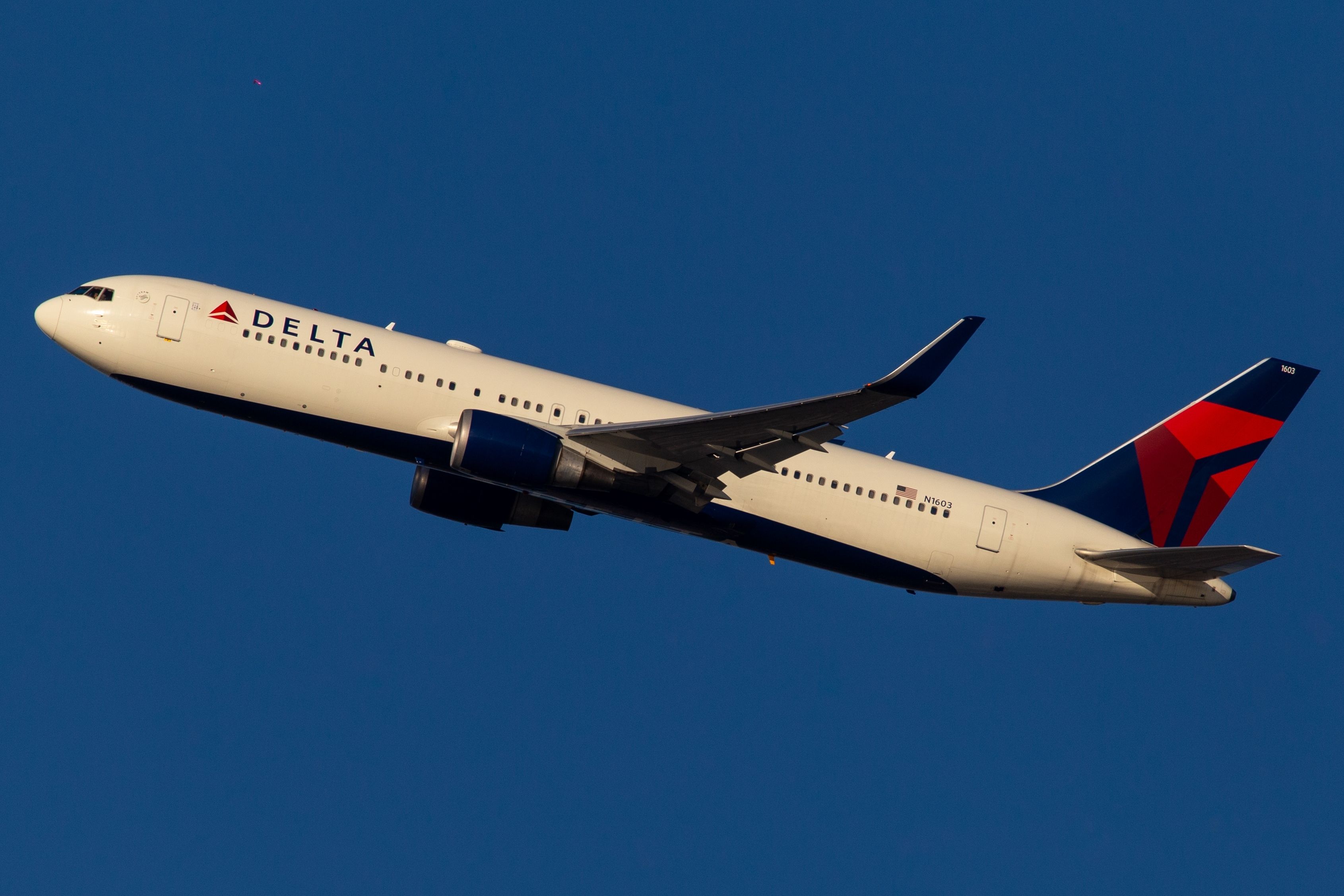 A Delta Air Lines Boeing 767-300 taking off