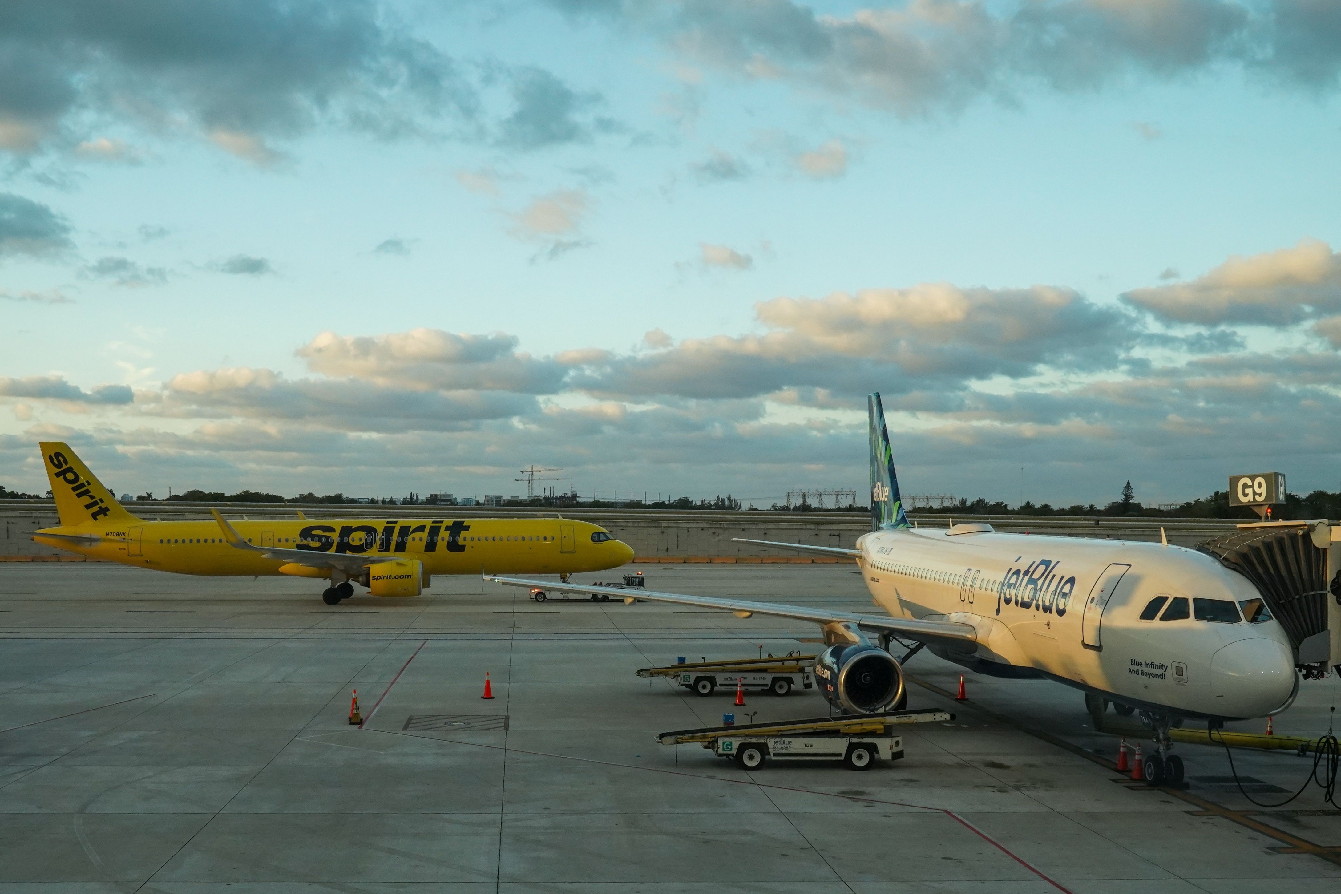 Spirt Airlines Airbus A321neo and JetBlue Airways A320 at Fort Lauderdale-Hollywood International Airport.