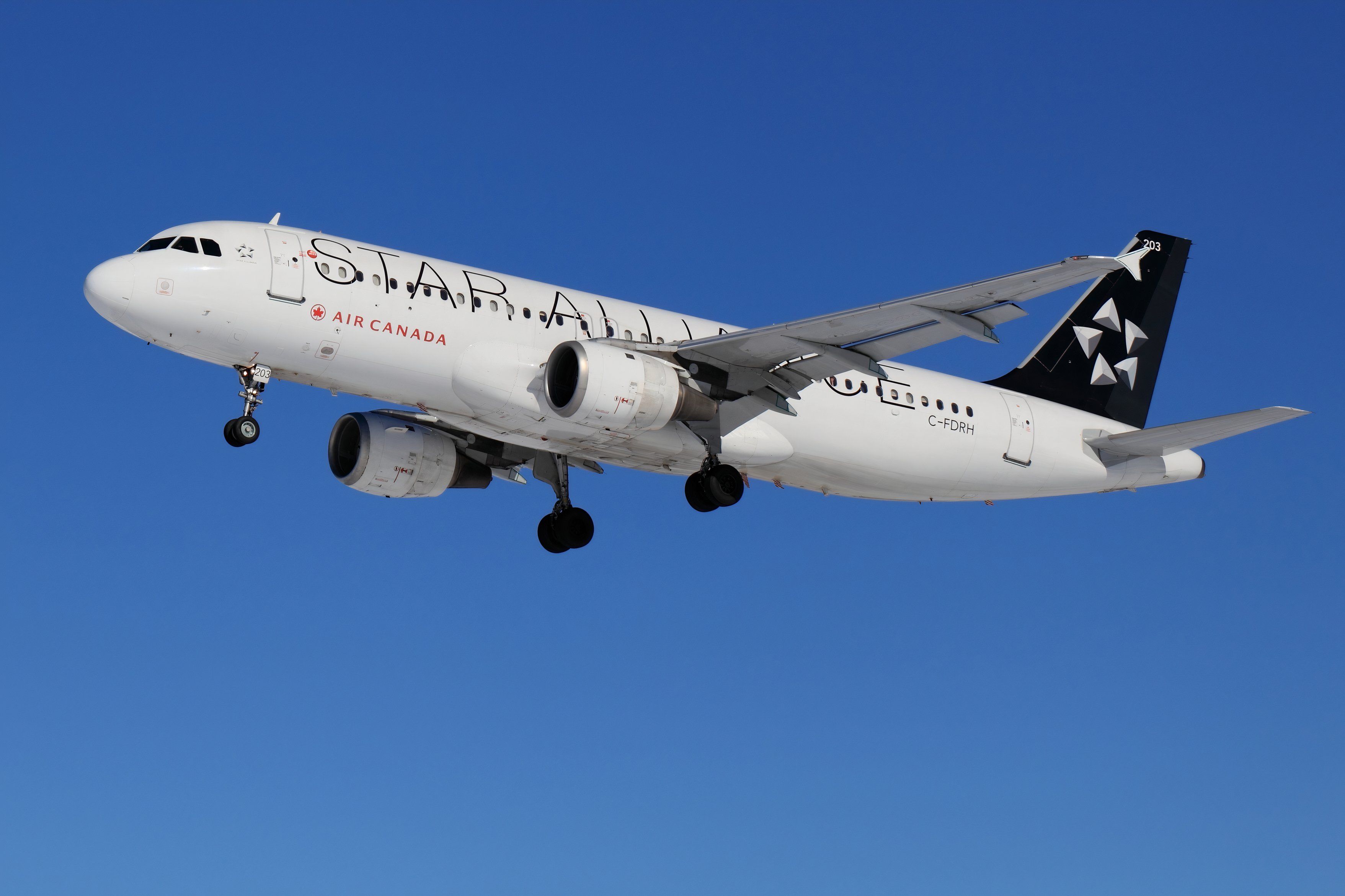 Airbus A320 C-FDRH Air Canada landing at YOW Ottawa airport