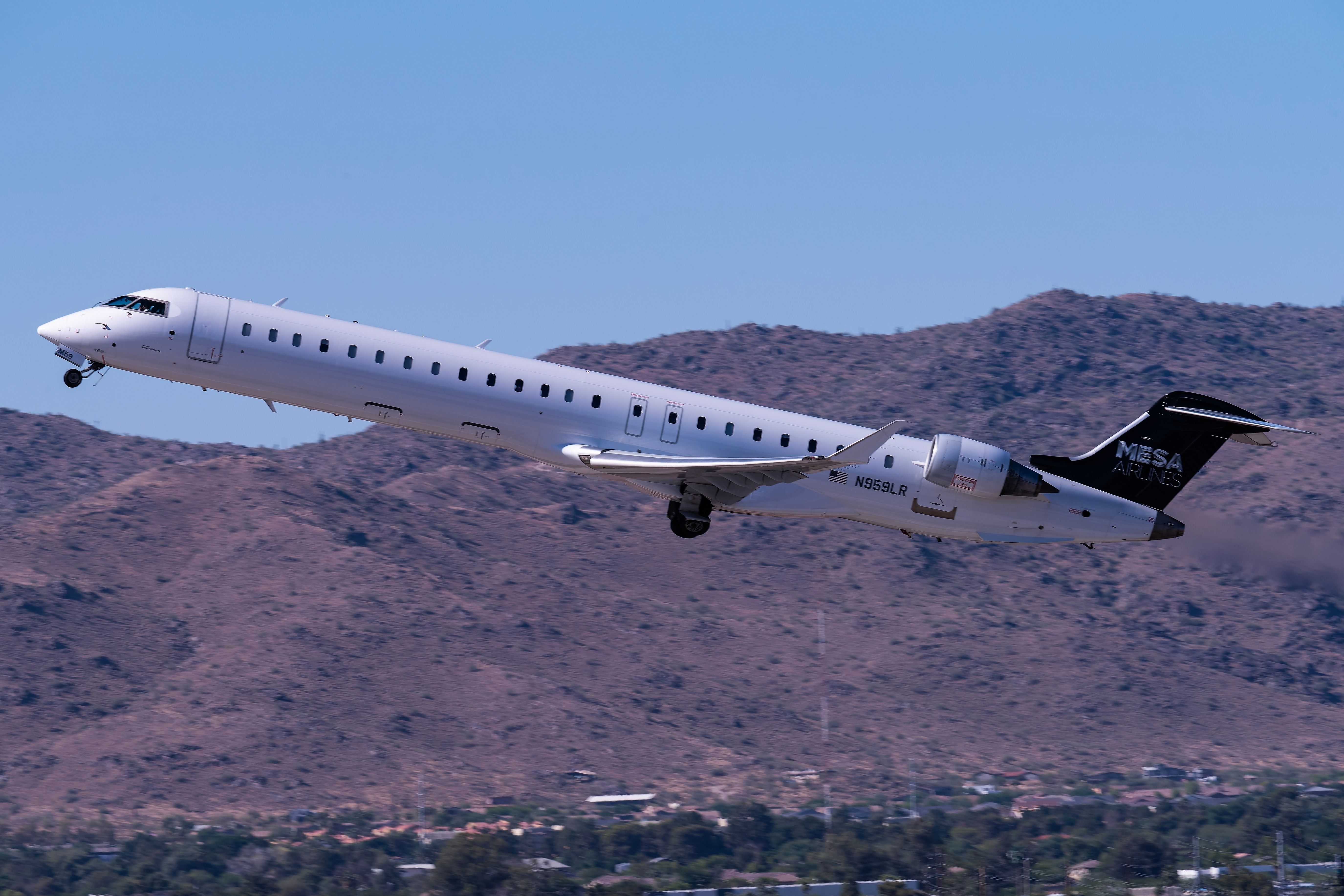 A Mesa Airlines Bombardier CRJ900