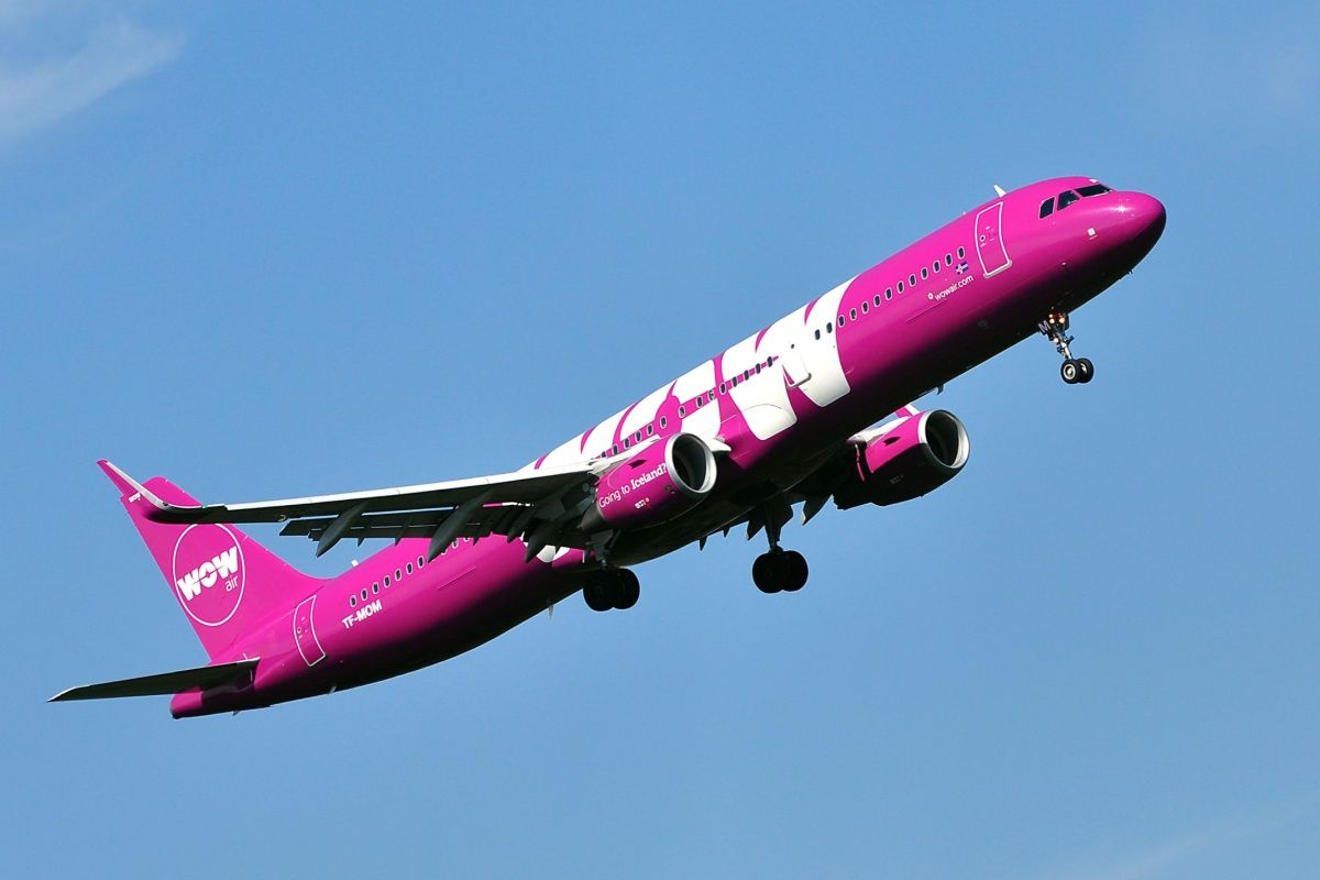 WOW air TF-MOM Airbus A321 from Iceland 