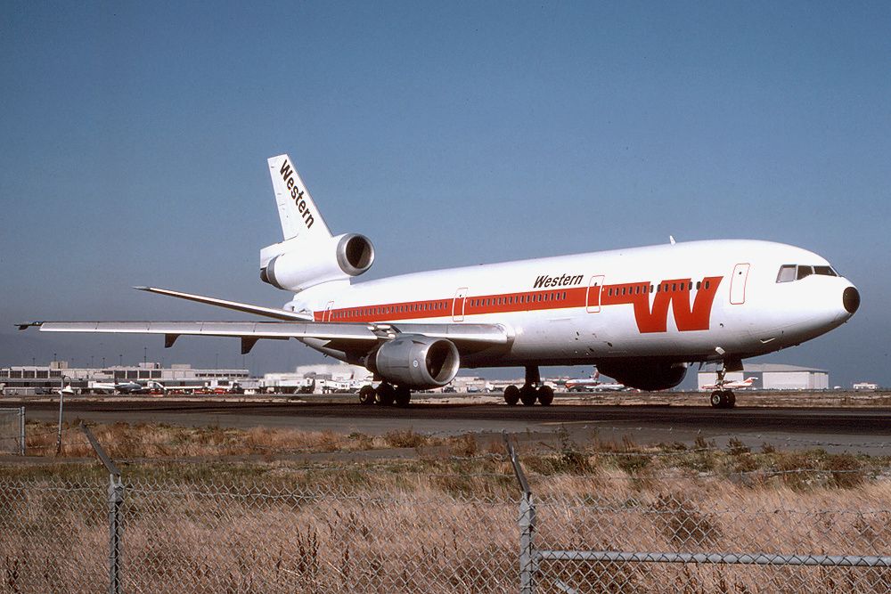 Western Airlines DC-10