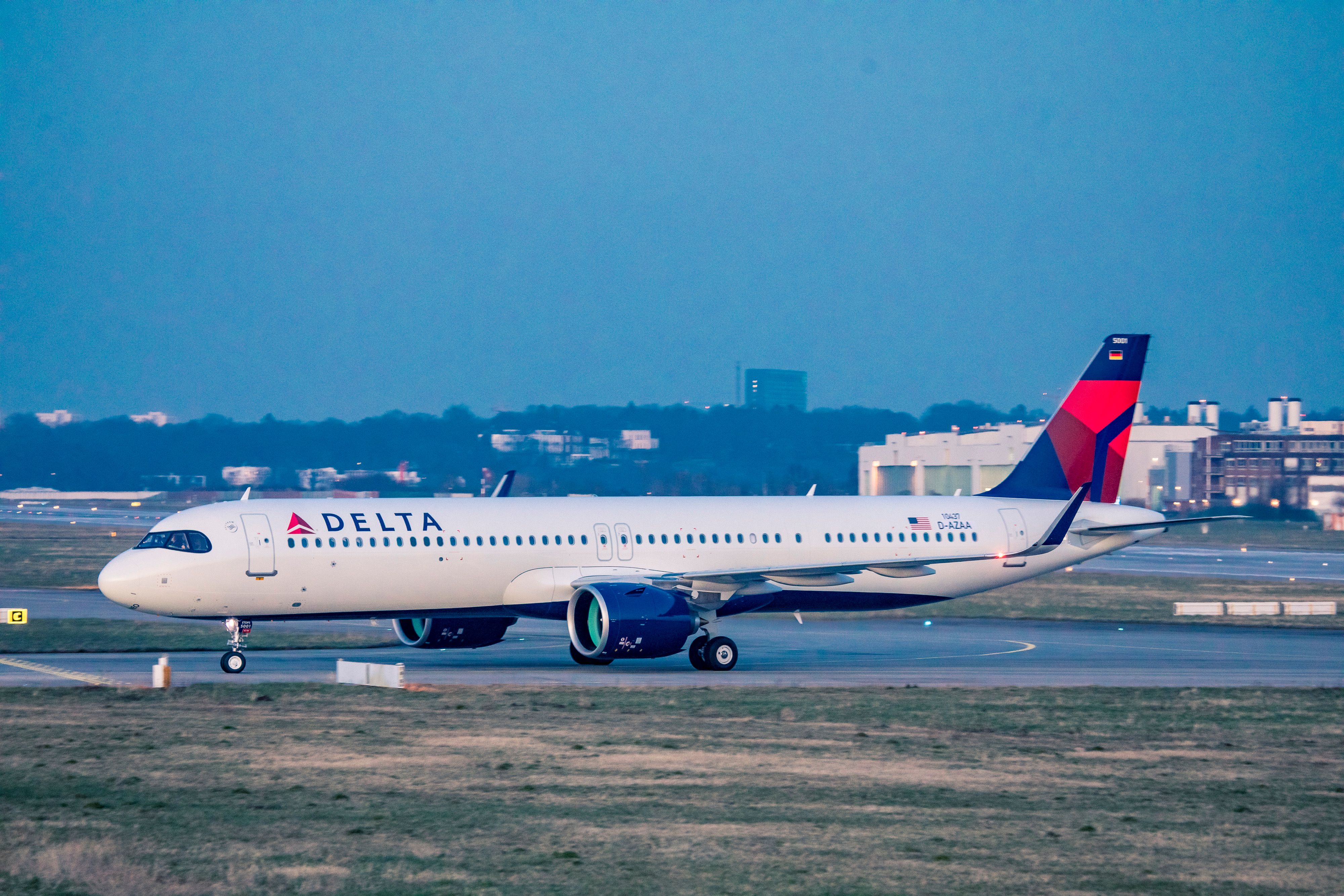 Delta Air Lines Airbus A321neo taxiiing.