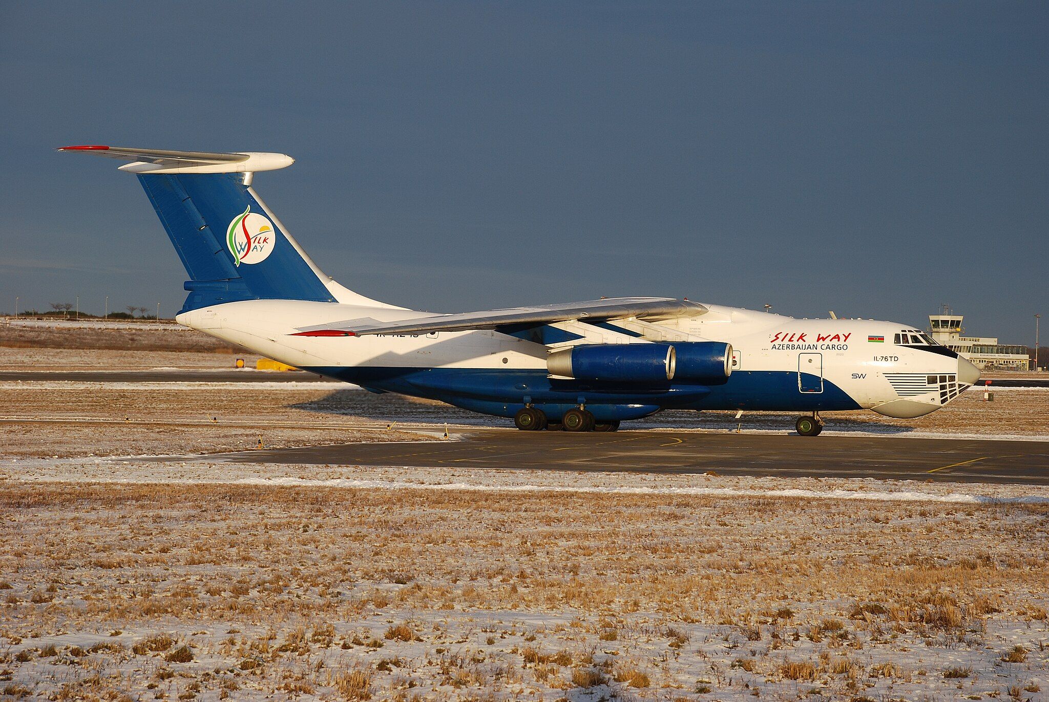 ロシア輸送機　IL-76  ATLANT-SOYUZ とSilkway 2機 Il-76 | Simple Flying