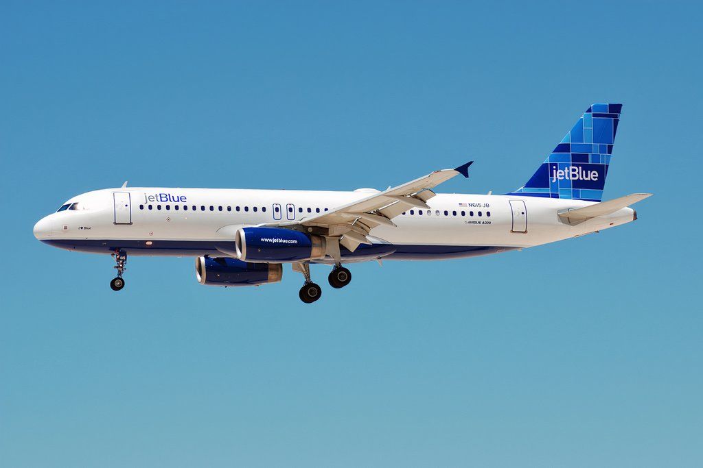 JetBlue Airbus A320 Landing