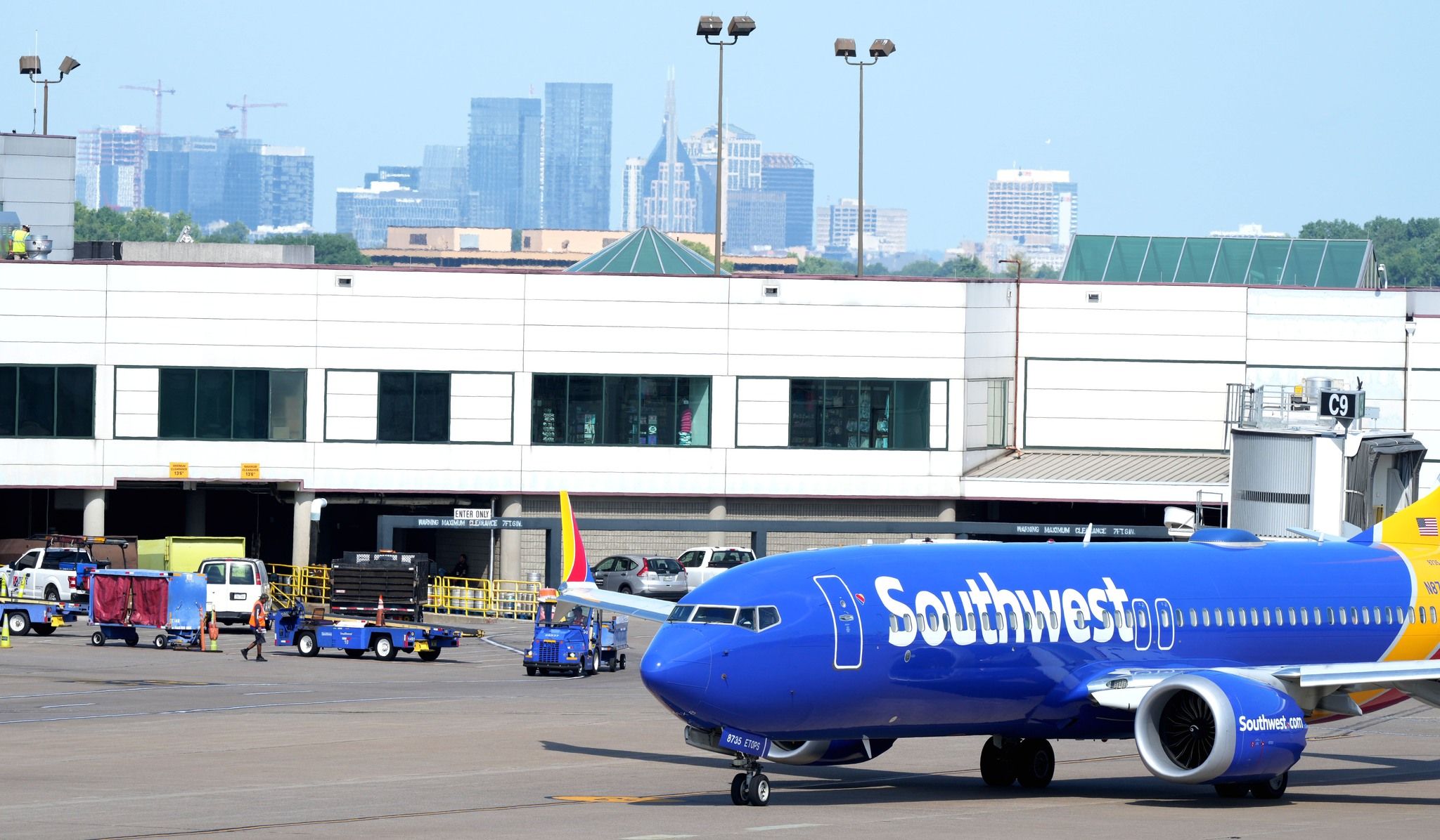 Southwest Airlines Boeing 737 MAX 8 at Nashville International Airport.