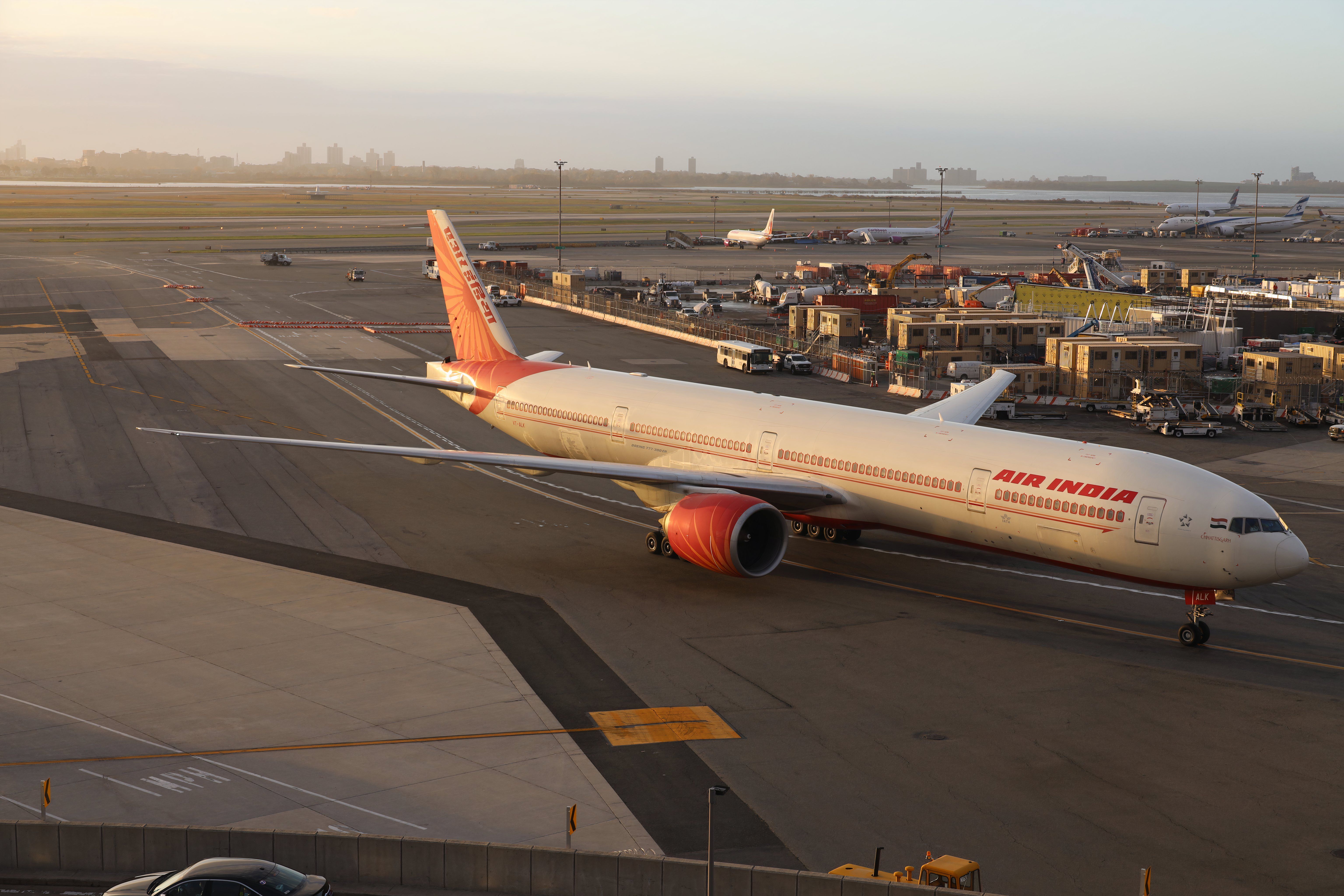 Air India 777-300ER (VT-ALK) - Plane watching at the TWA Hotel (JFK Airport, New York, NY - November 5th, 2022)