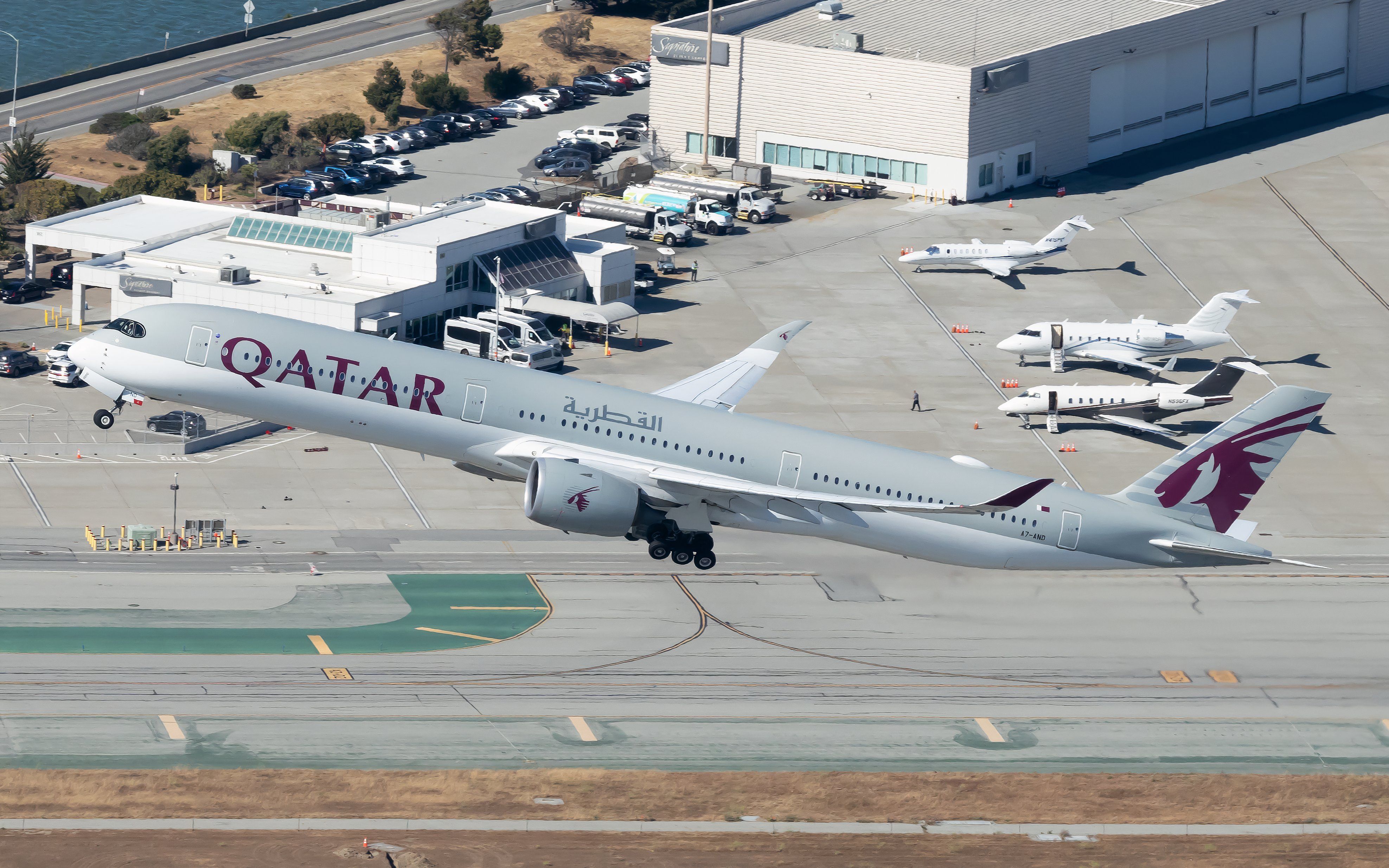 A7-AND Qatar Airways Airbus A350-1041 (1)