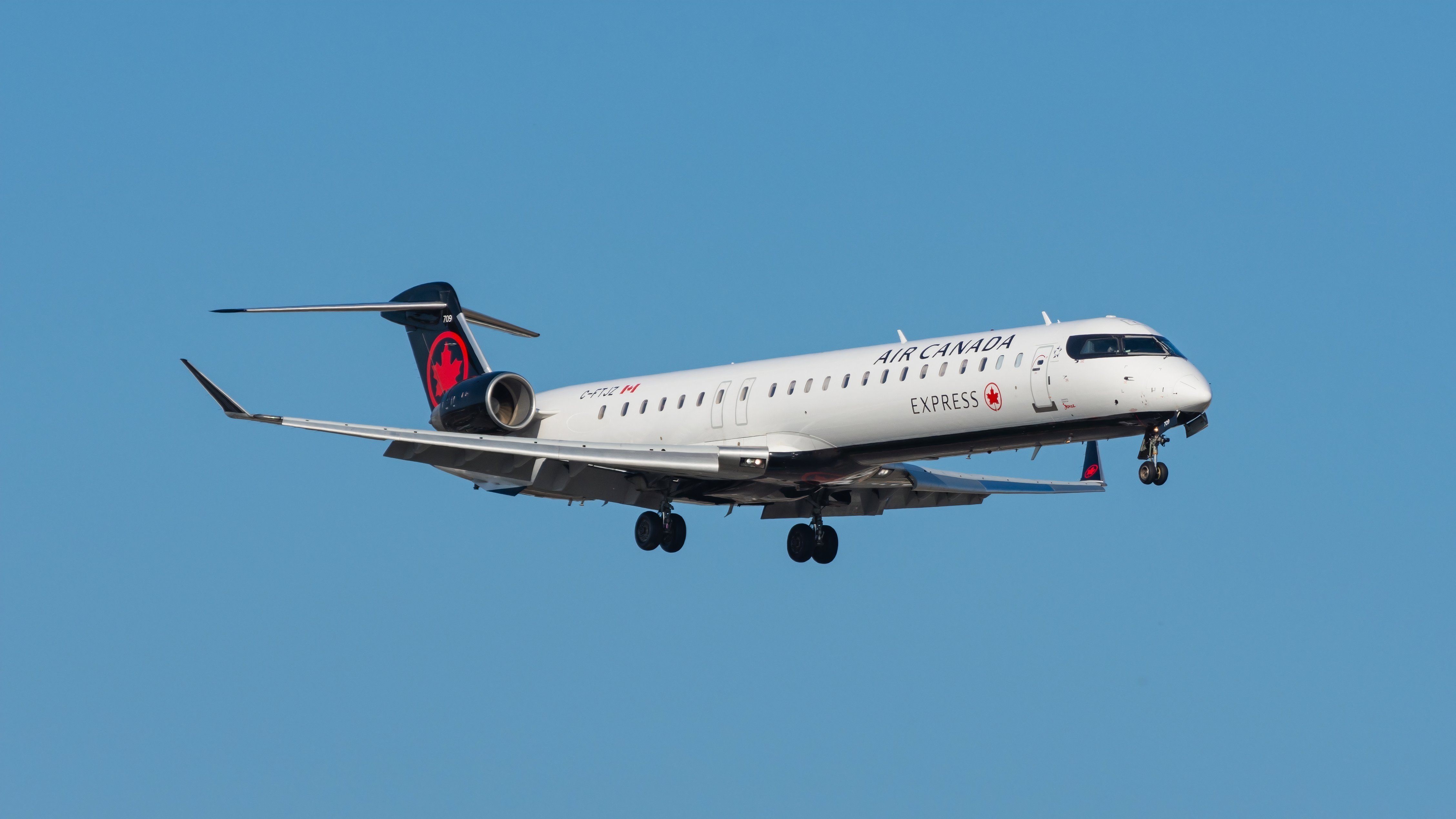 Air Canada expands flights with Bombardier CRJ900 from Toronto