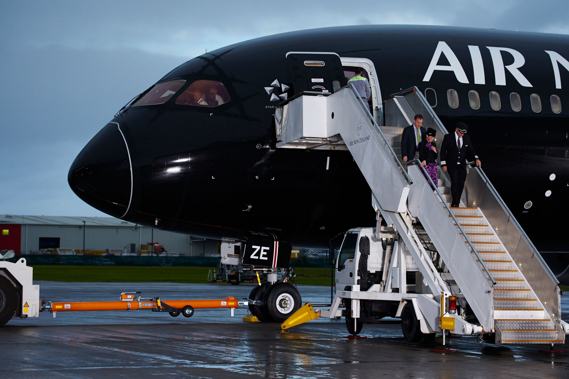 Air New Zealand 787-9 2014 DayofArrival_ExitAircraft